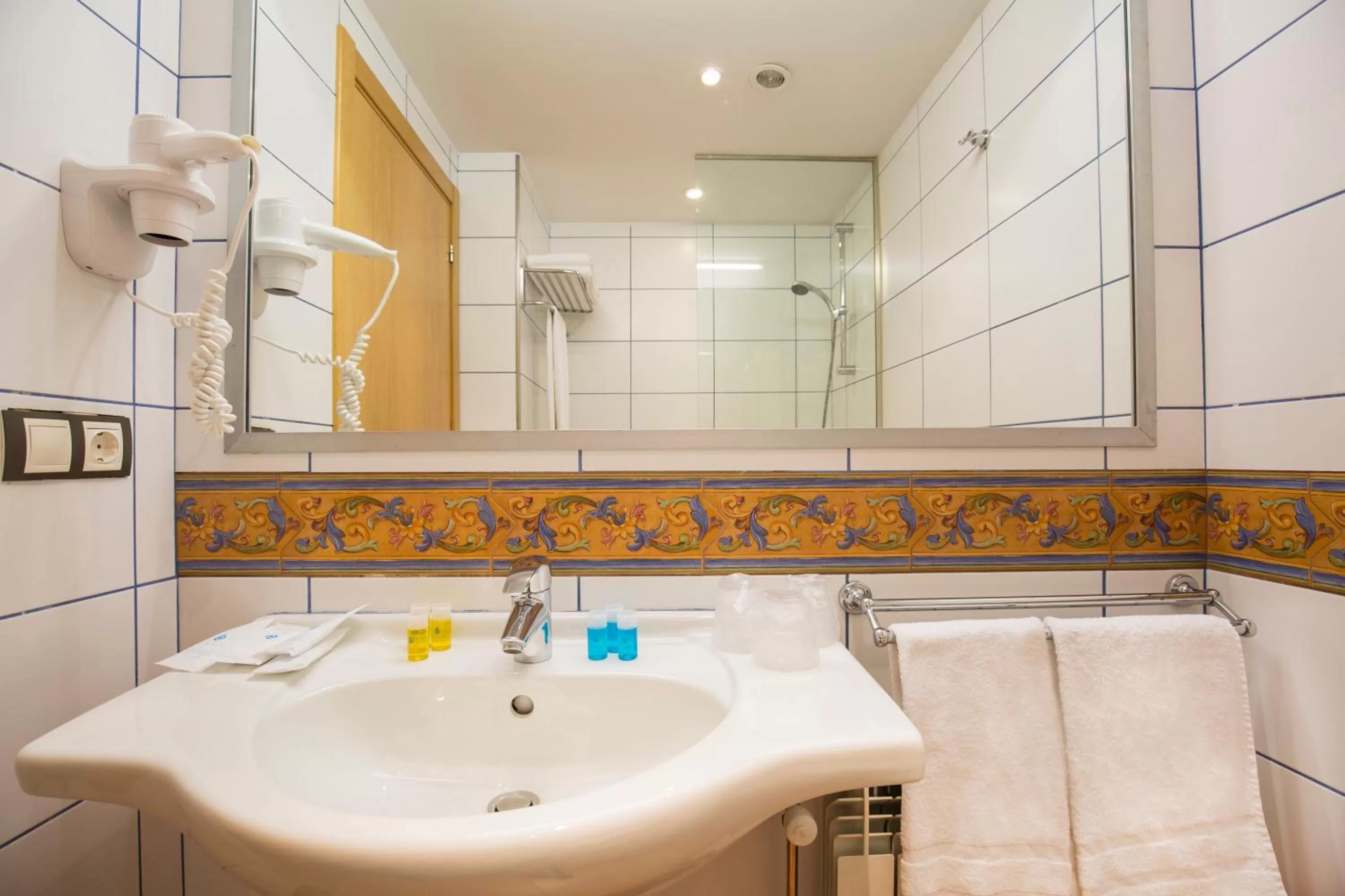 Bathroom in Hotel Catalunya Ski by Nexta