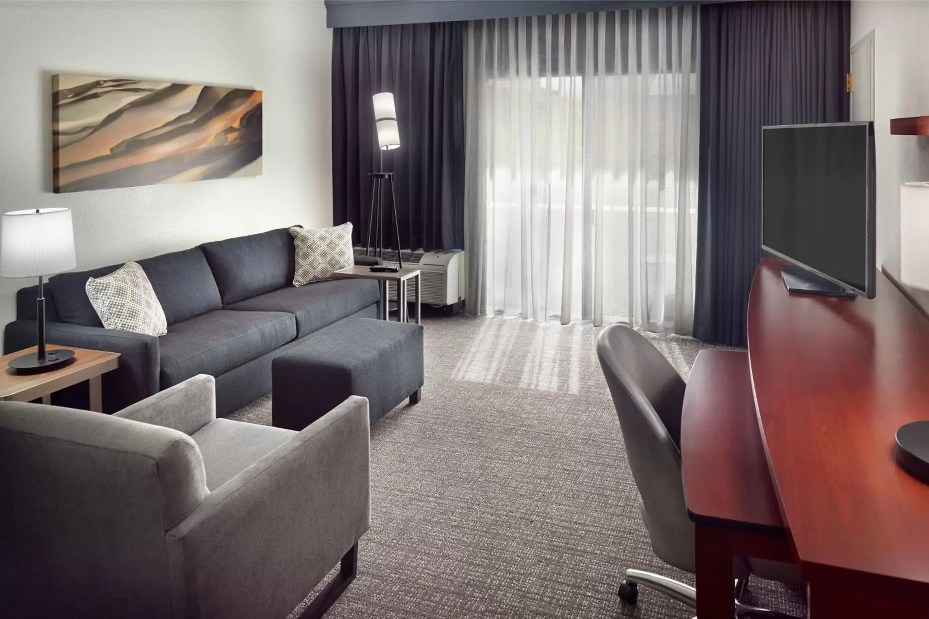 Living room, Seating Area in Courtyard by Marriott Tallahassee Downtown/Capital