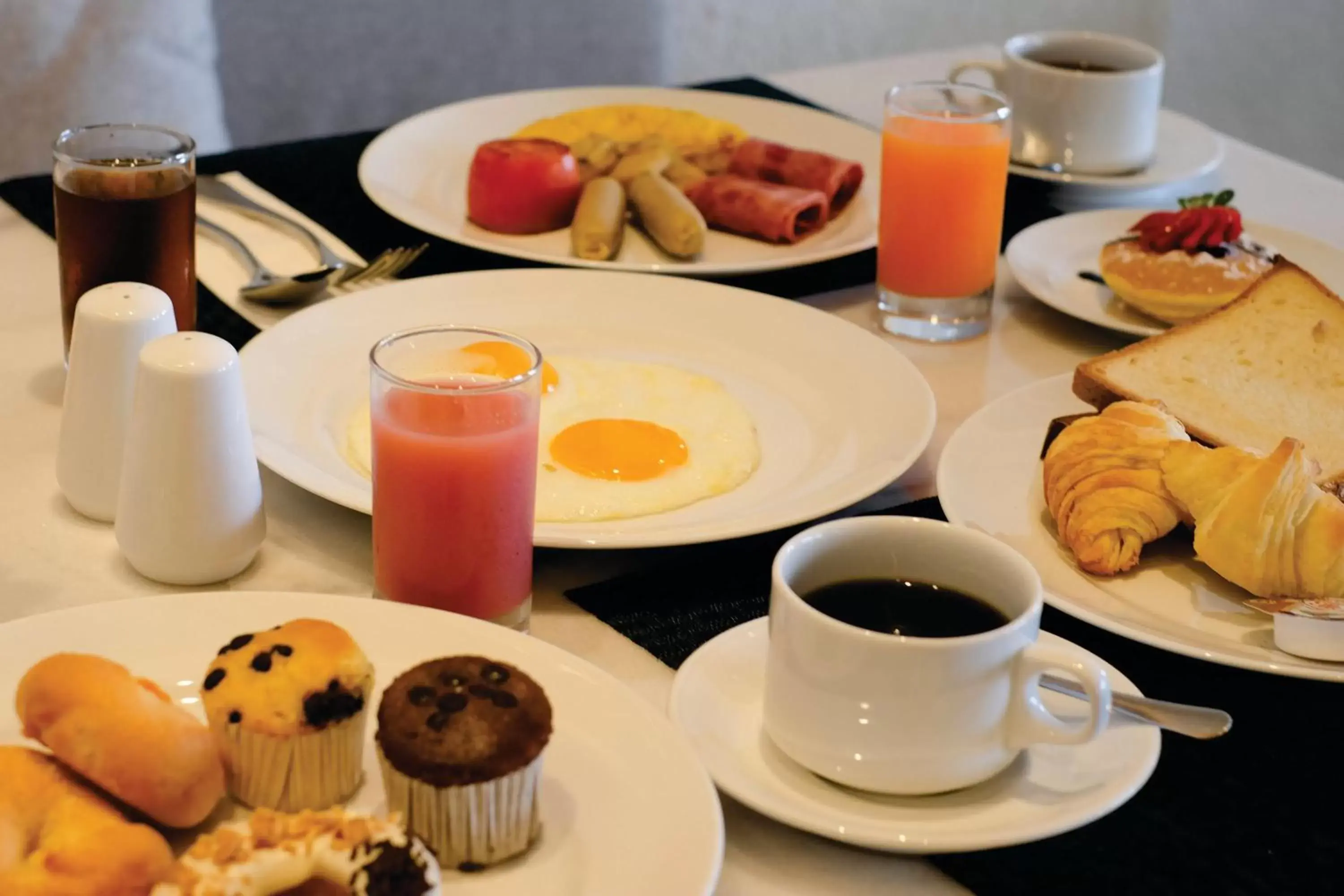 American breakfast in ILLIRA Hotel Banyuwangi American breakfast in ILLIRA Hotel Banyuwangi