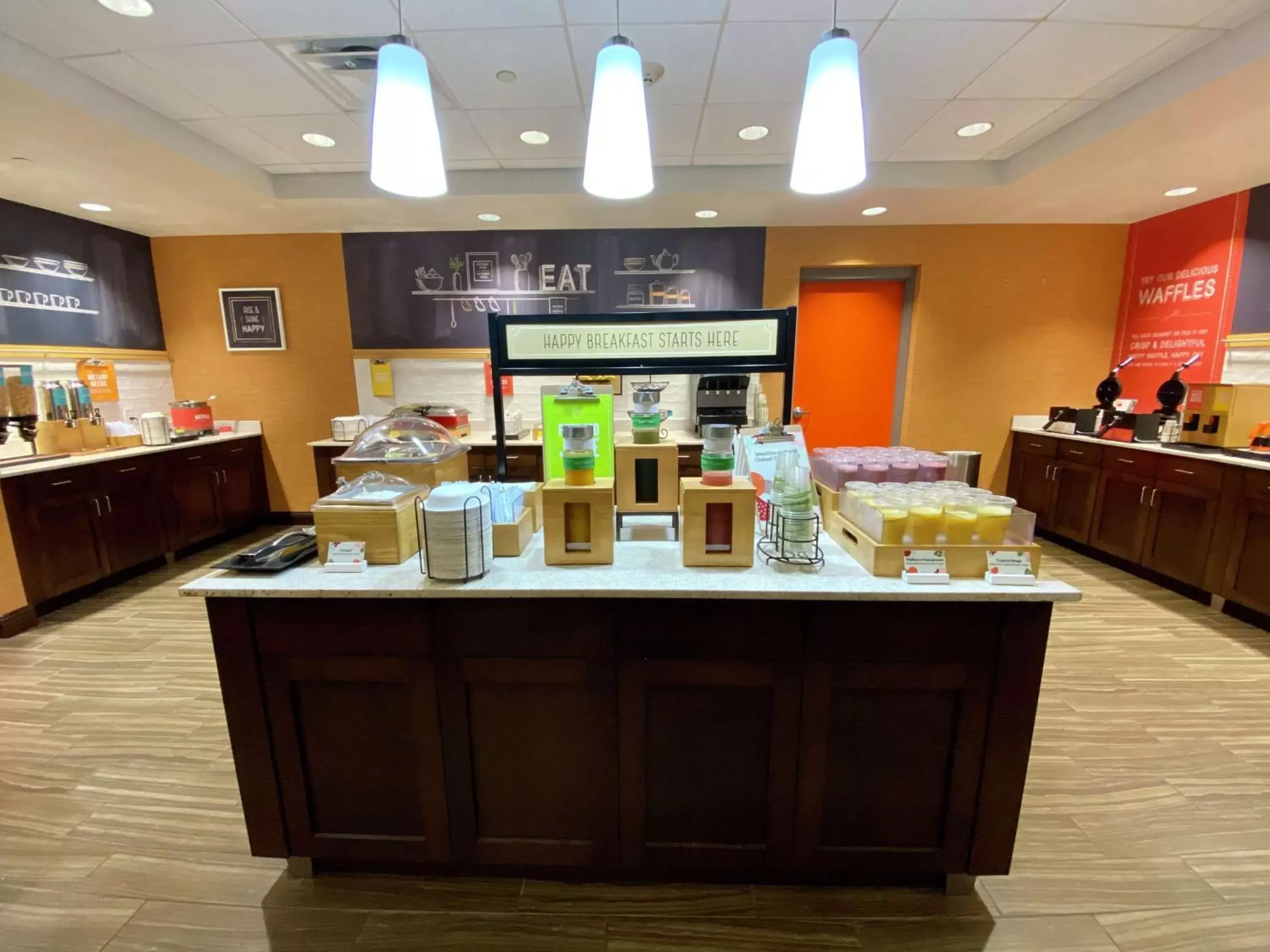 Breakfast in Hampton Inn & Suites - DeLand Breakfast in Hampton Inn & Suites - DeLand