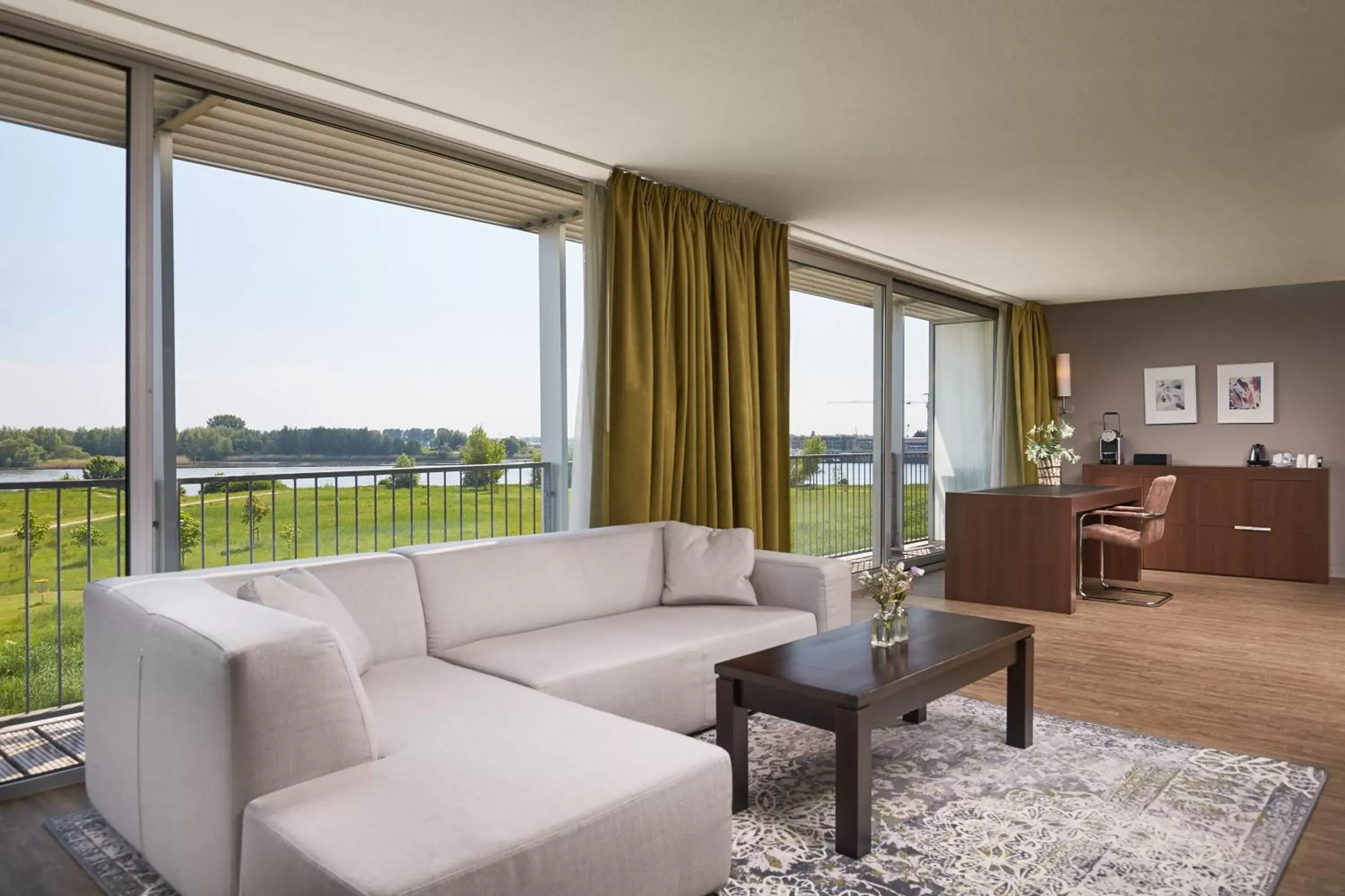 View (from property/room), Seating Area in Van der Valk Hotel ARA Zwijndrecht