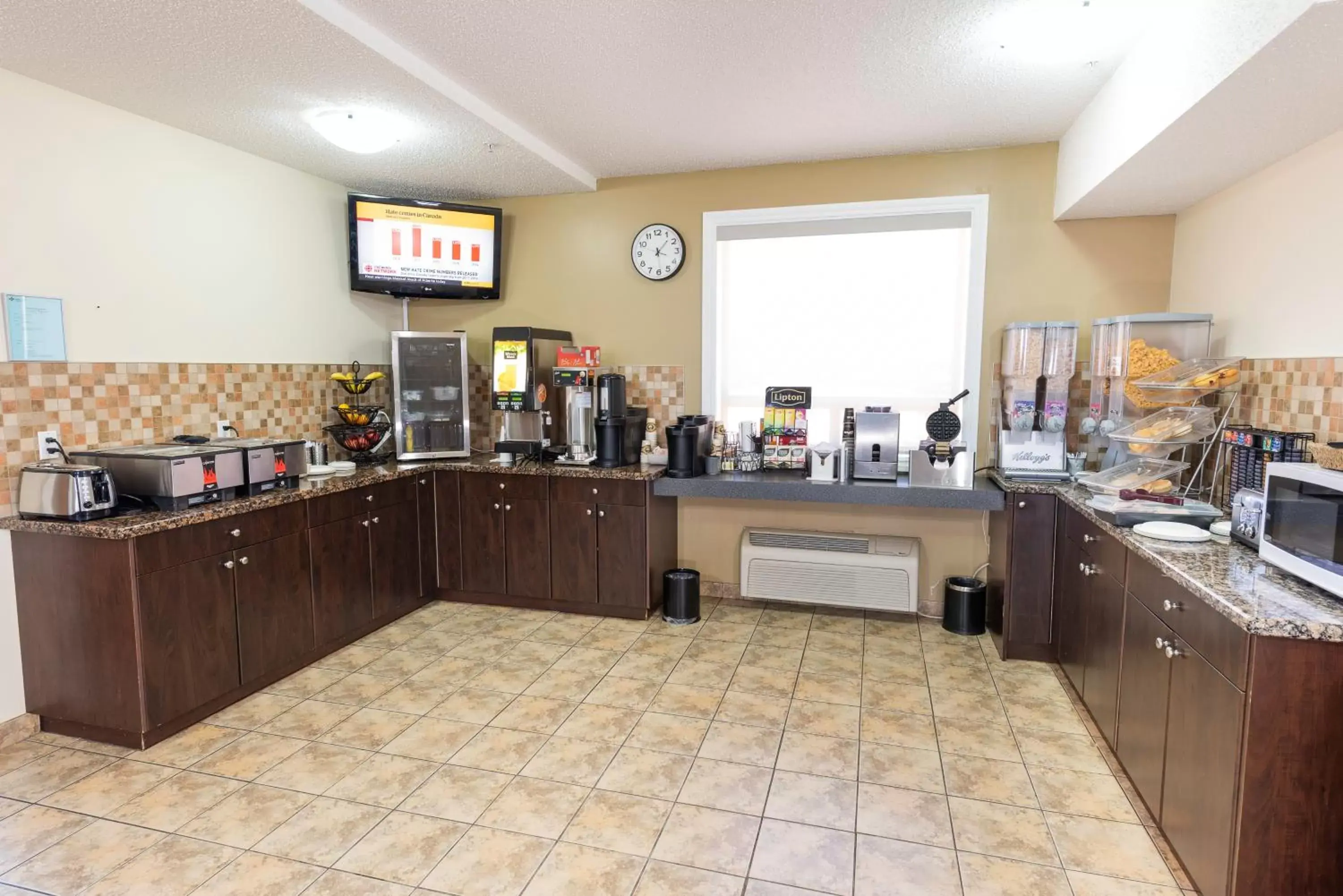 Food and drinks, Kitchen/Kitchenette in Days Inn by Wyndham Bonnyville