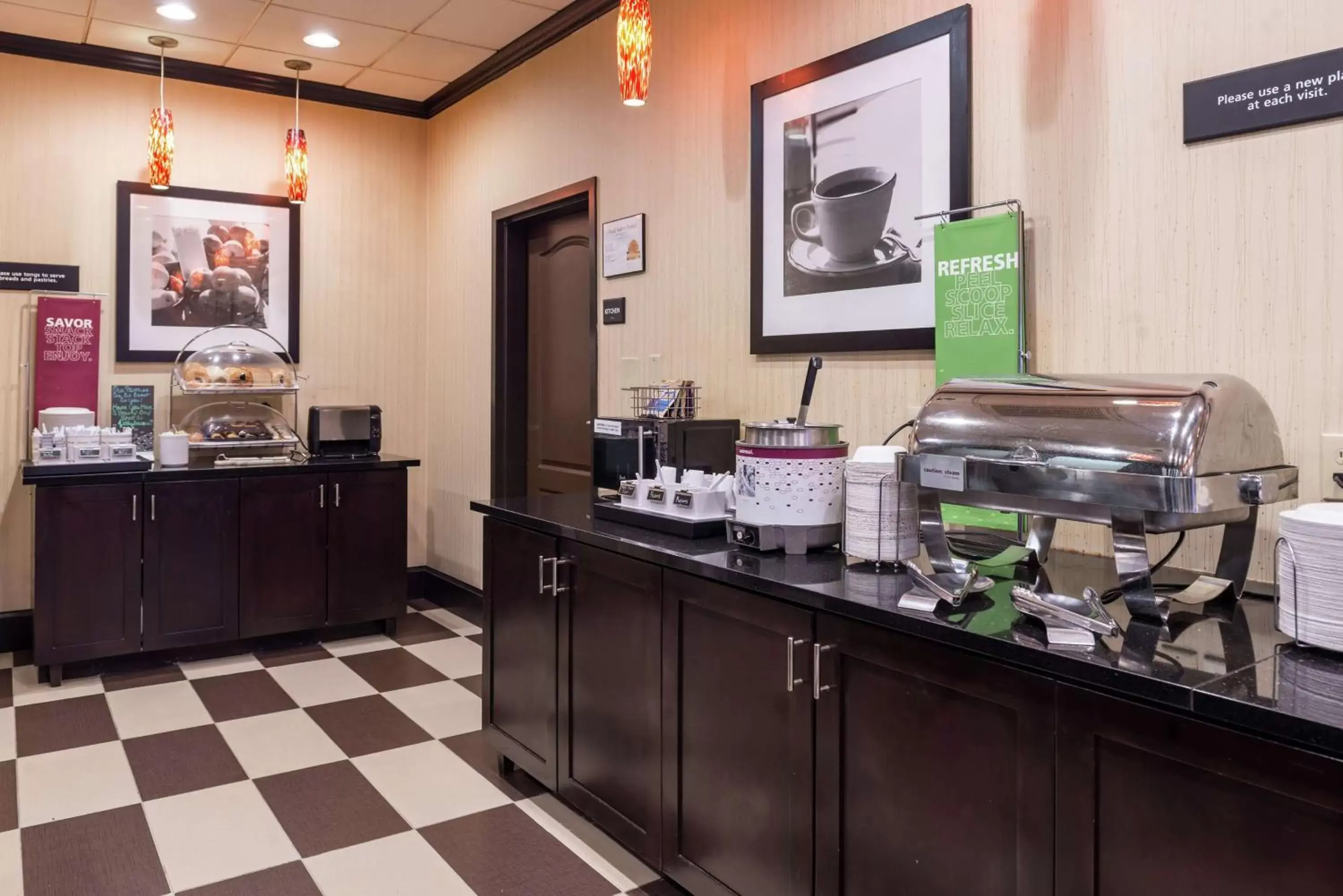 Breakfast, Restaurant/Places to Eat in Hampton Inn & Suites Big Spring