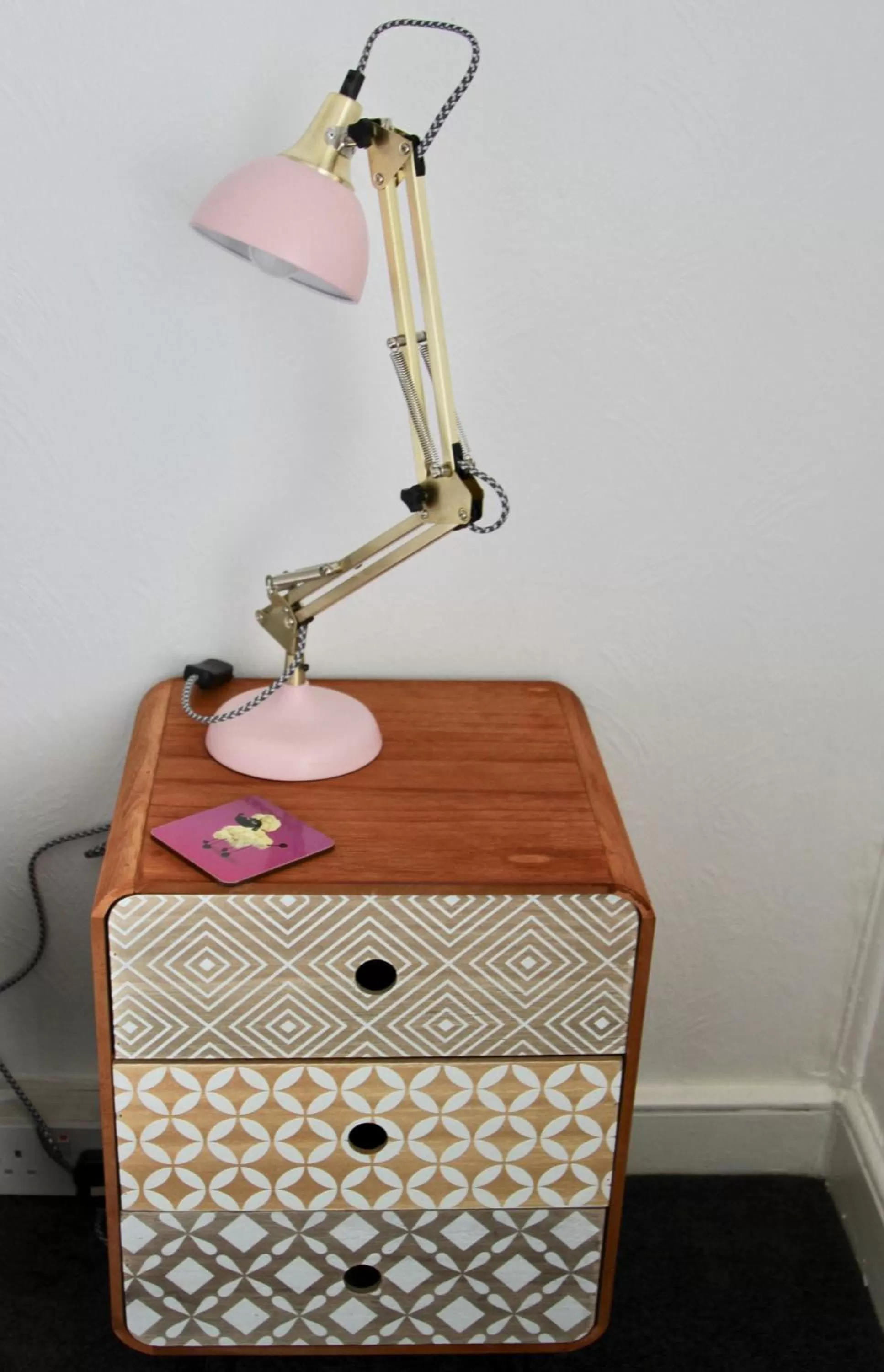 Decorative detail in Chequers Inn