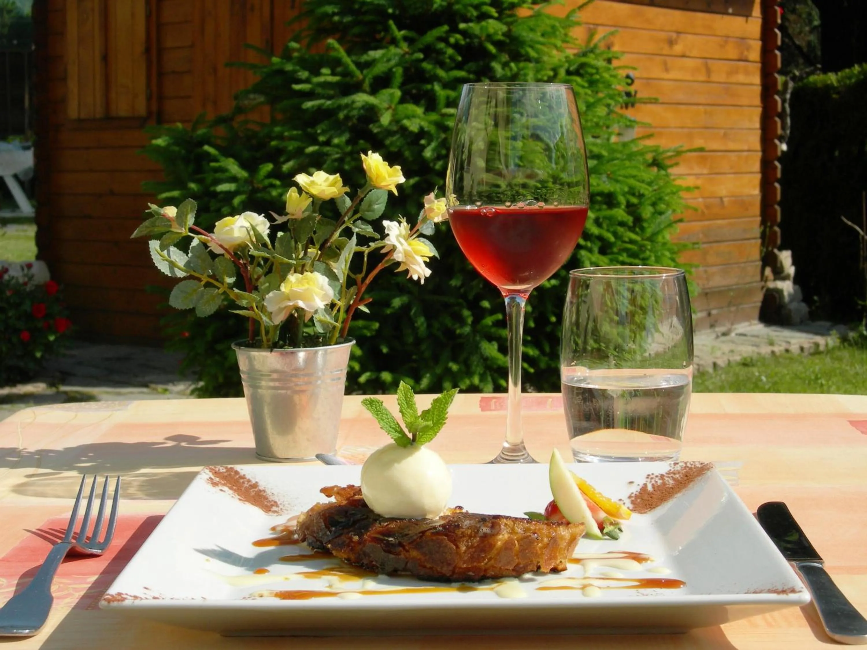 Food and drinks in Auberge de Costaroche
