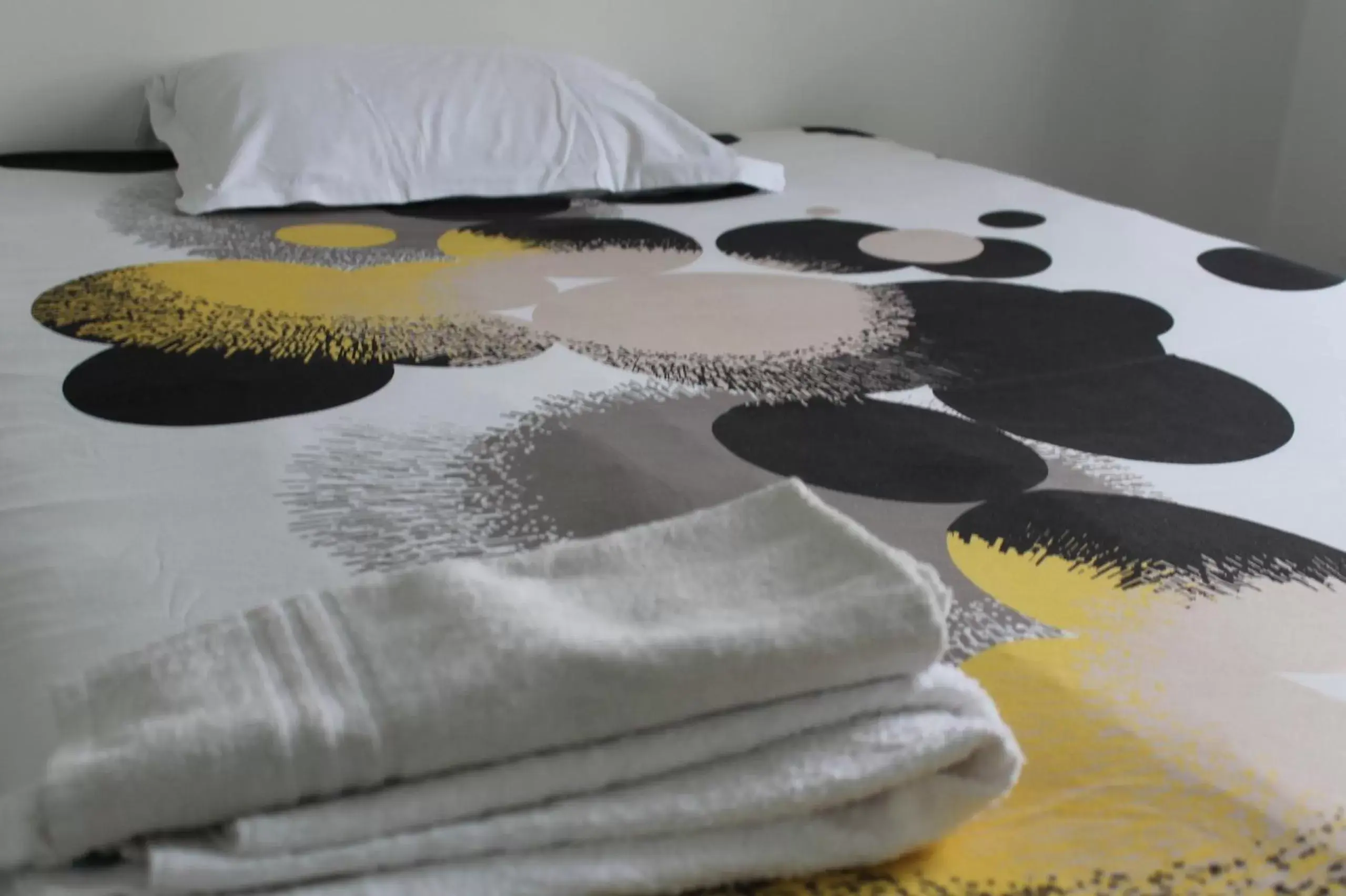 Double Room with Private Bathroom in Hôtel et Restaurant de la Gare Torigny-les-Villes Double Room with Private Bathroom in Hôtel et Restaurant de la Gare Torigny-les-Villes