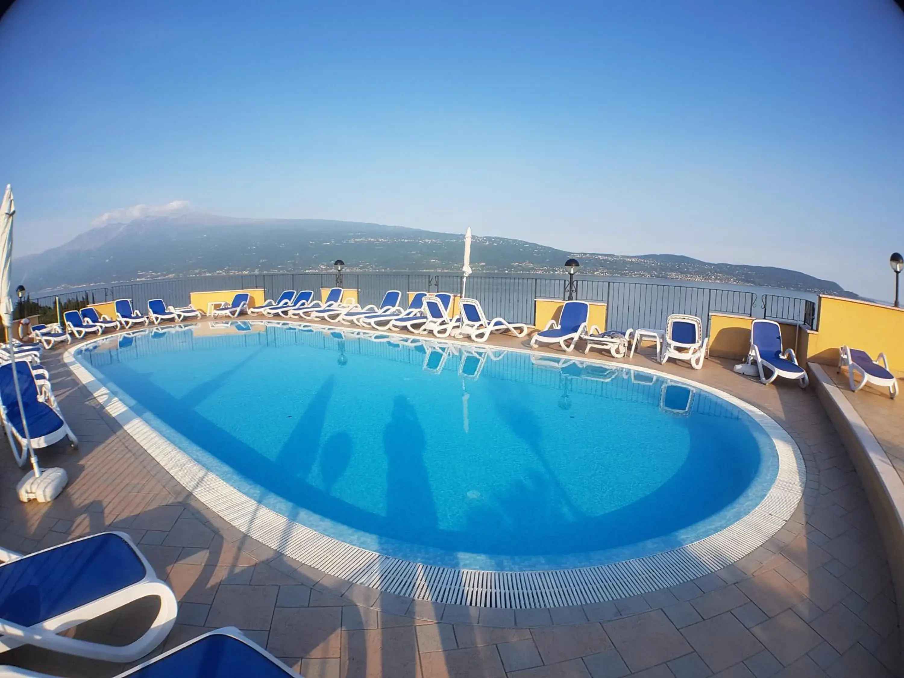 Lake view, Swimming Pool in Hotel Piccolo Paradiso
