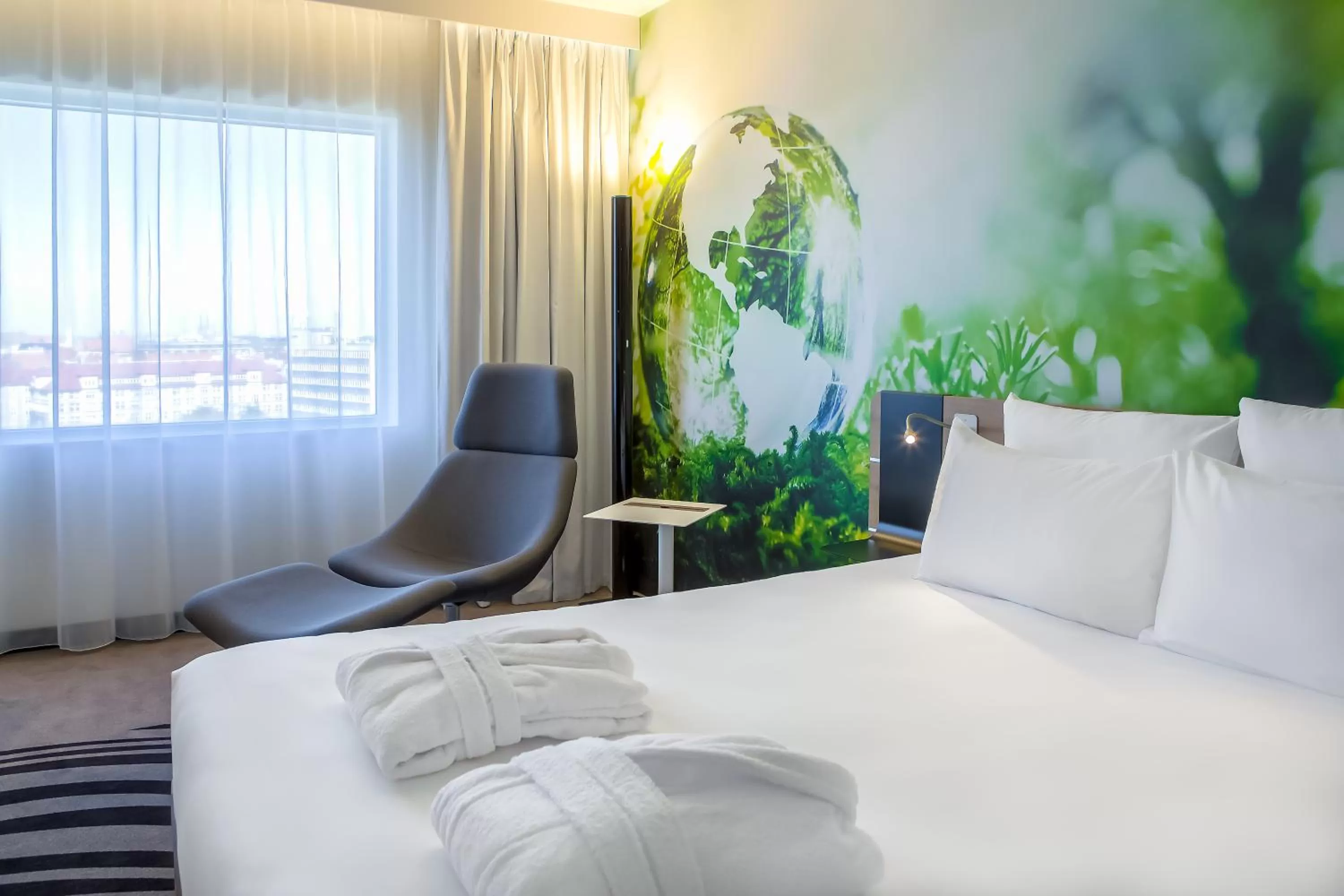 Photo of the whole room, Bed in Novotel Wrocław Centrum