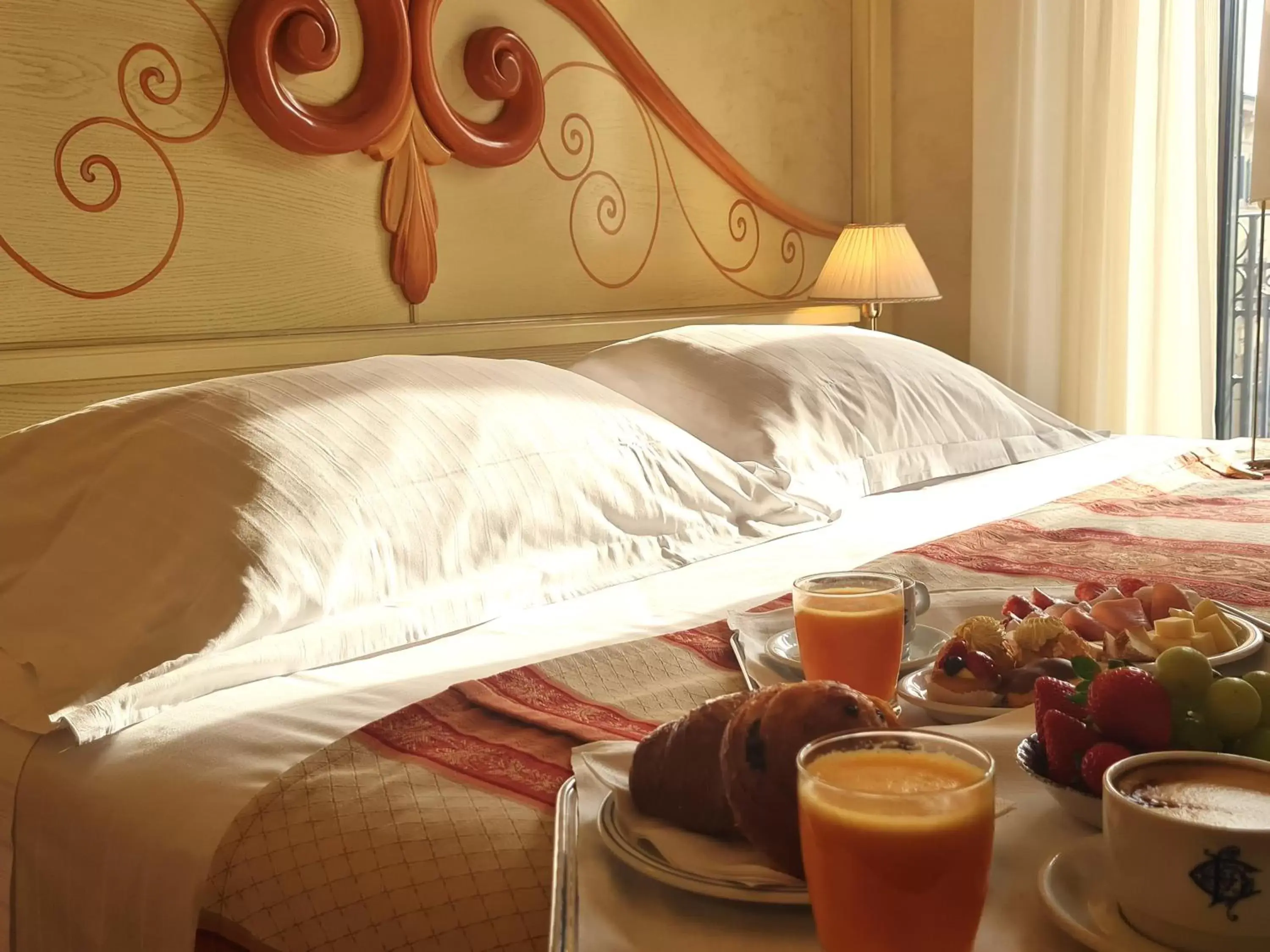 Breakfast, Bed in Hotel Colomba d'Oro