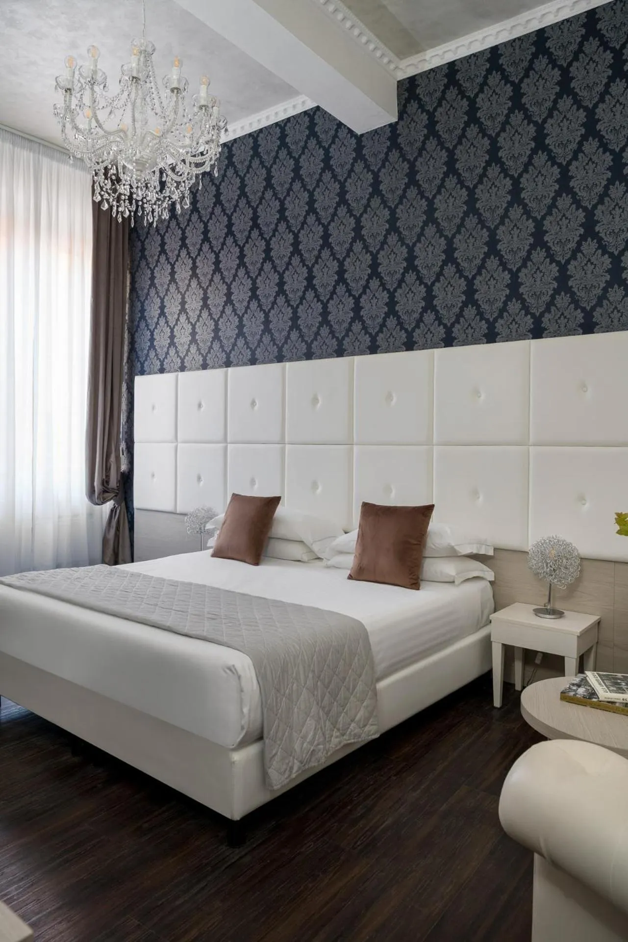 Bedroom, Bed in Albergo Rossini 1936 Small & Charming