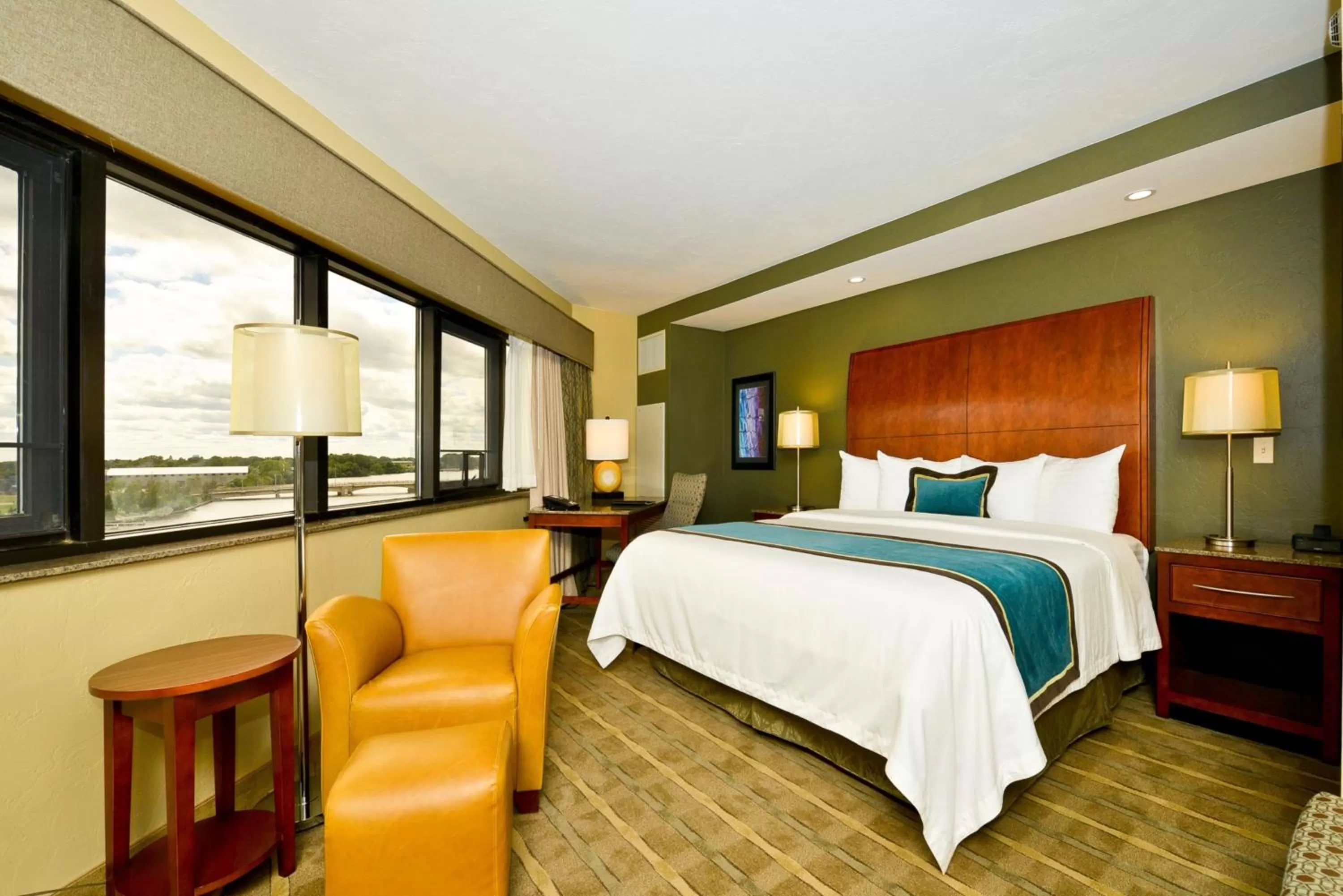 Oshkosh Marriott Waterfront Hotel & Convention Center