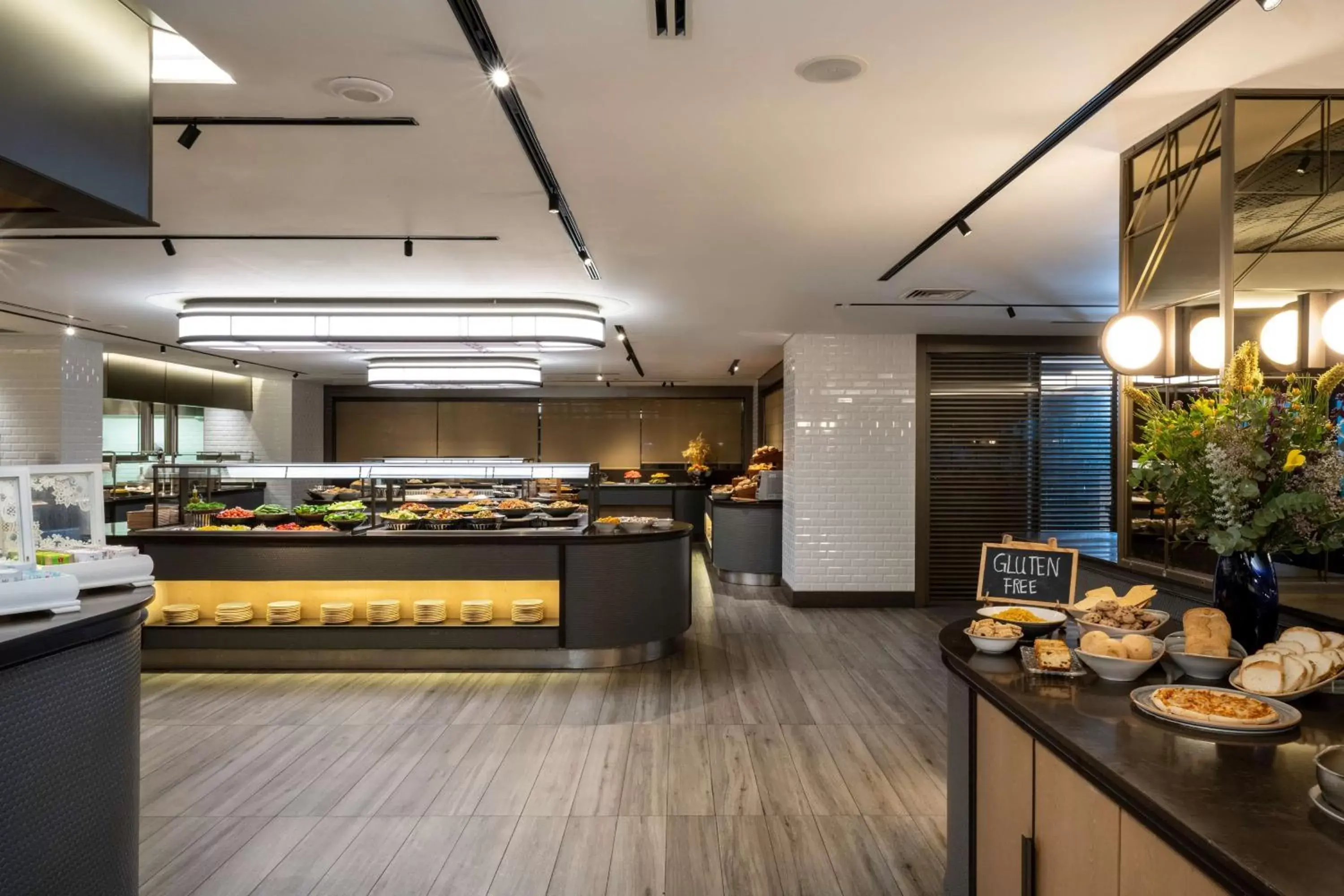 Restaurant/Places to Eat in Hilton Tel Aviv Hotel