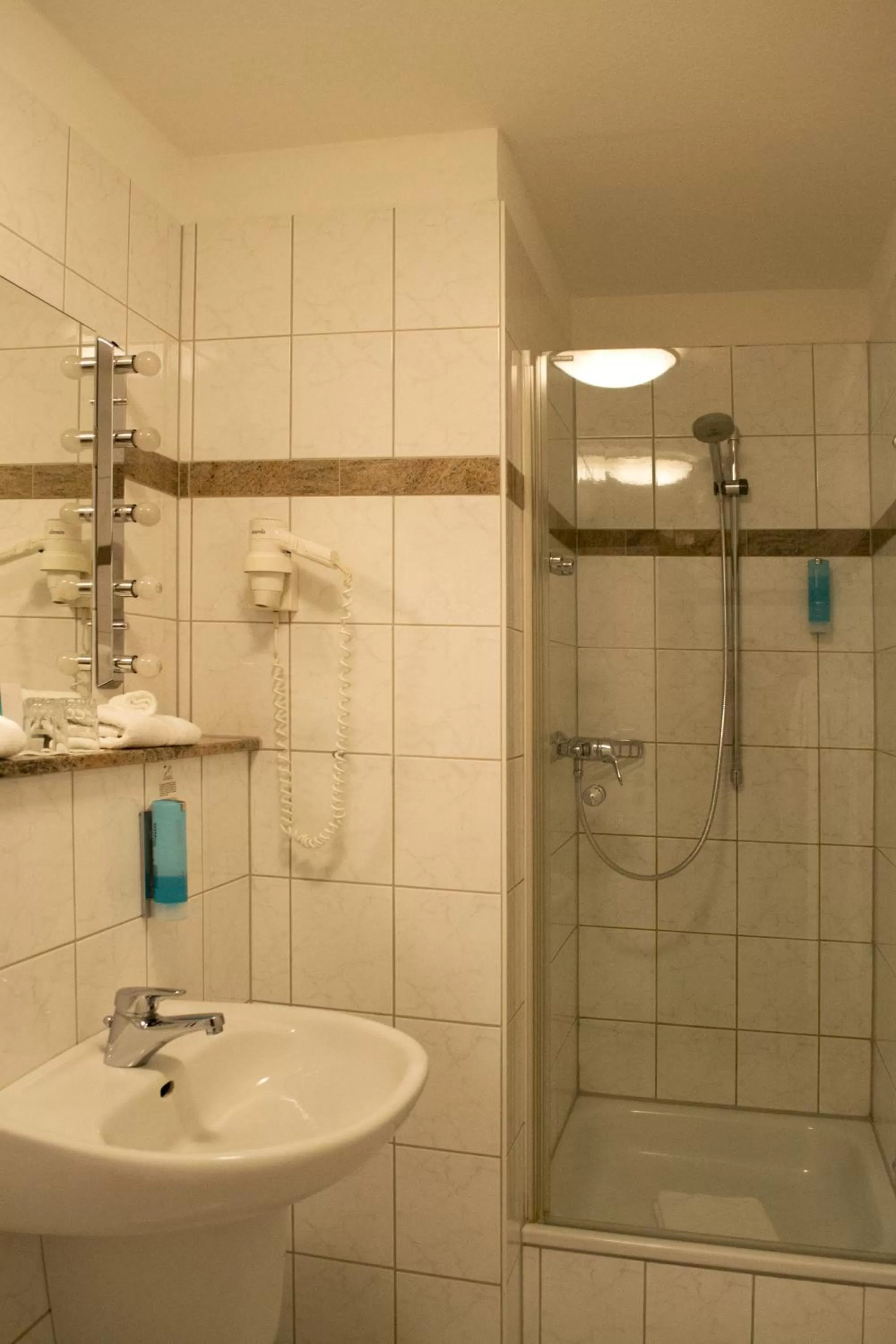 Shower in Hotel am Schlosstheater