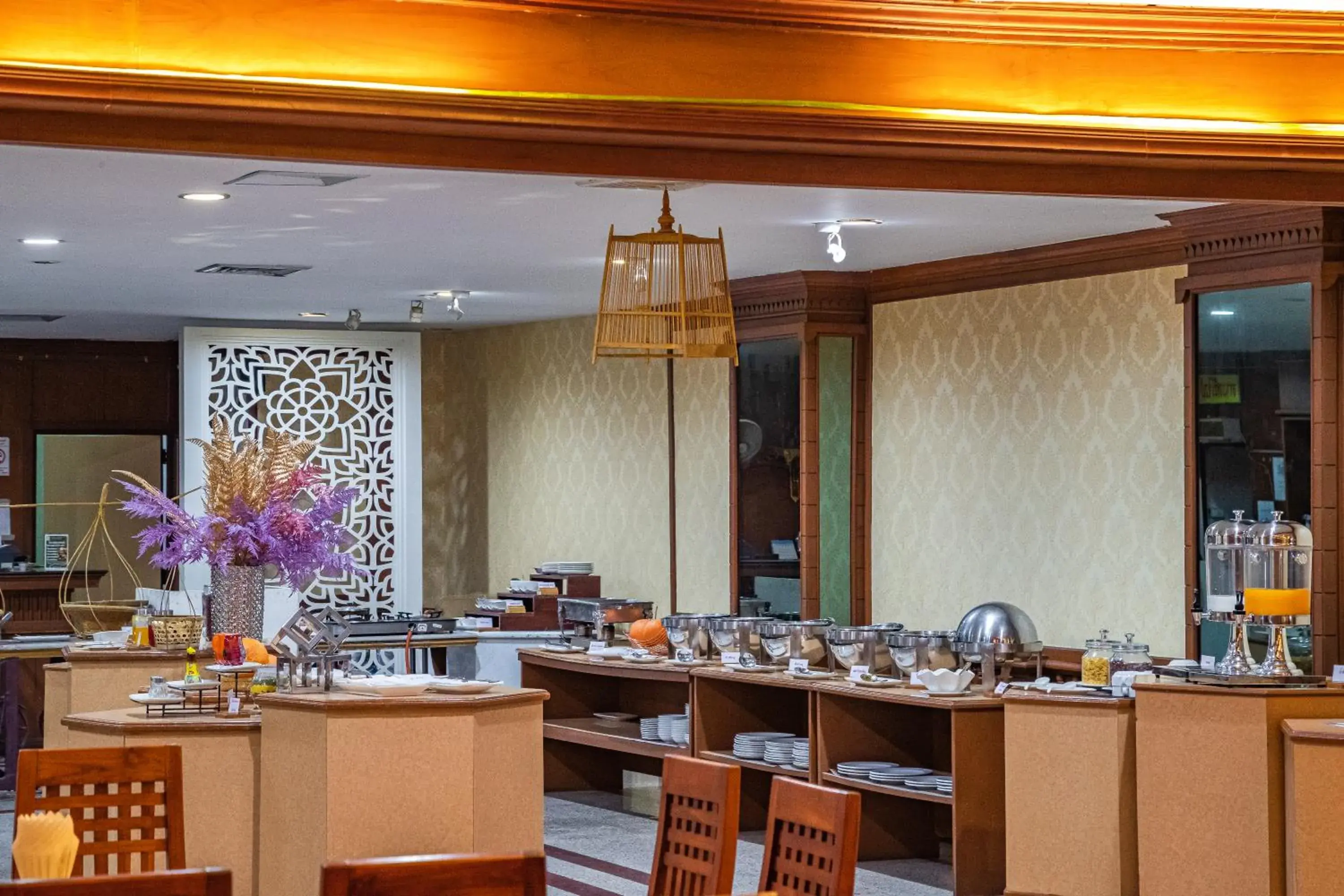 Restaurant/Places to Eat in Thongtarin Hotel (SHA Plus)