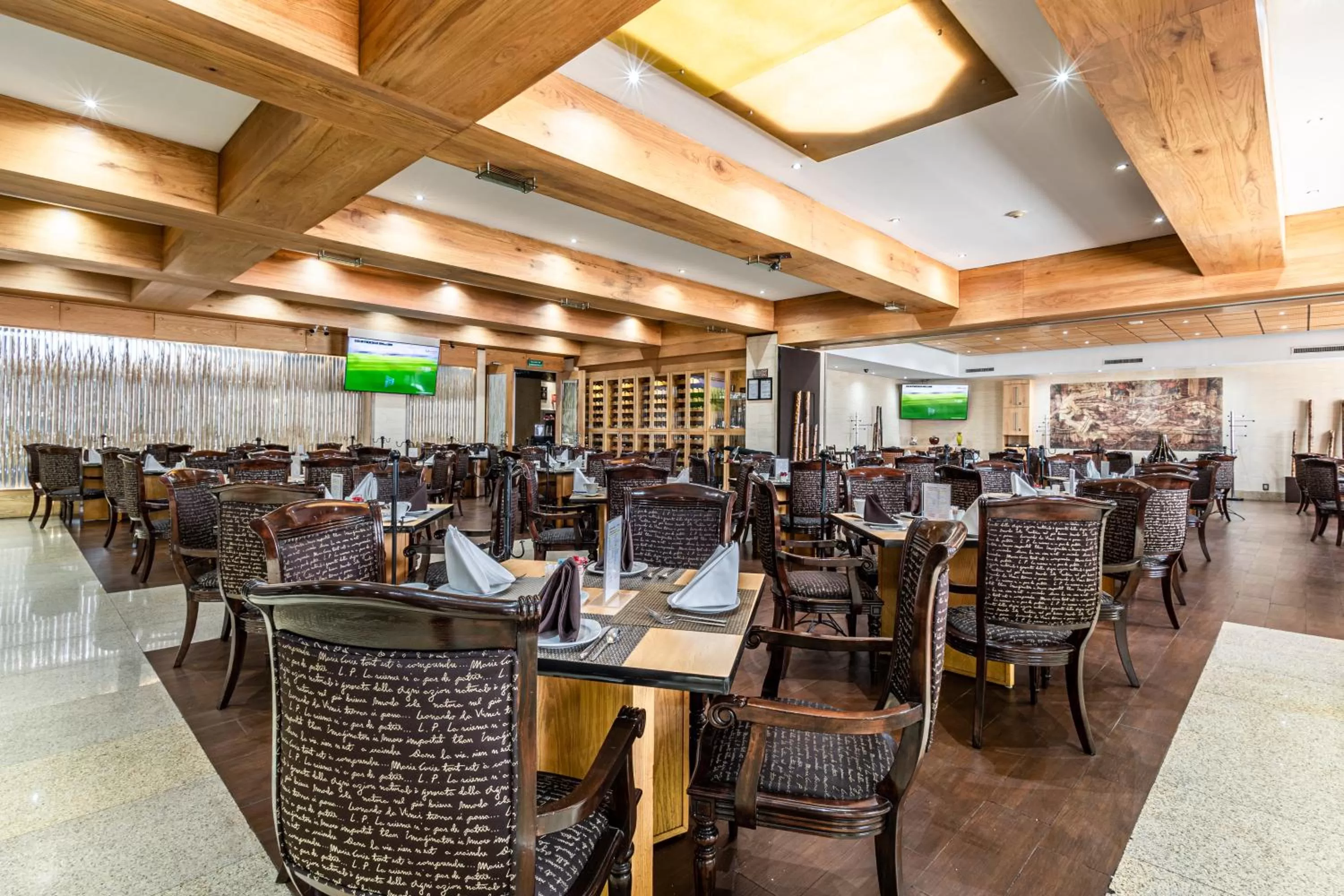 Restaurant/places to eat in Suites Inn la Muralla Hotel & Spa