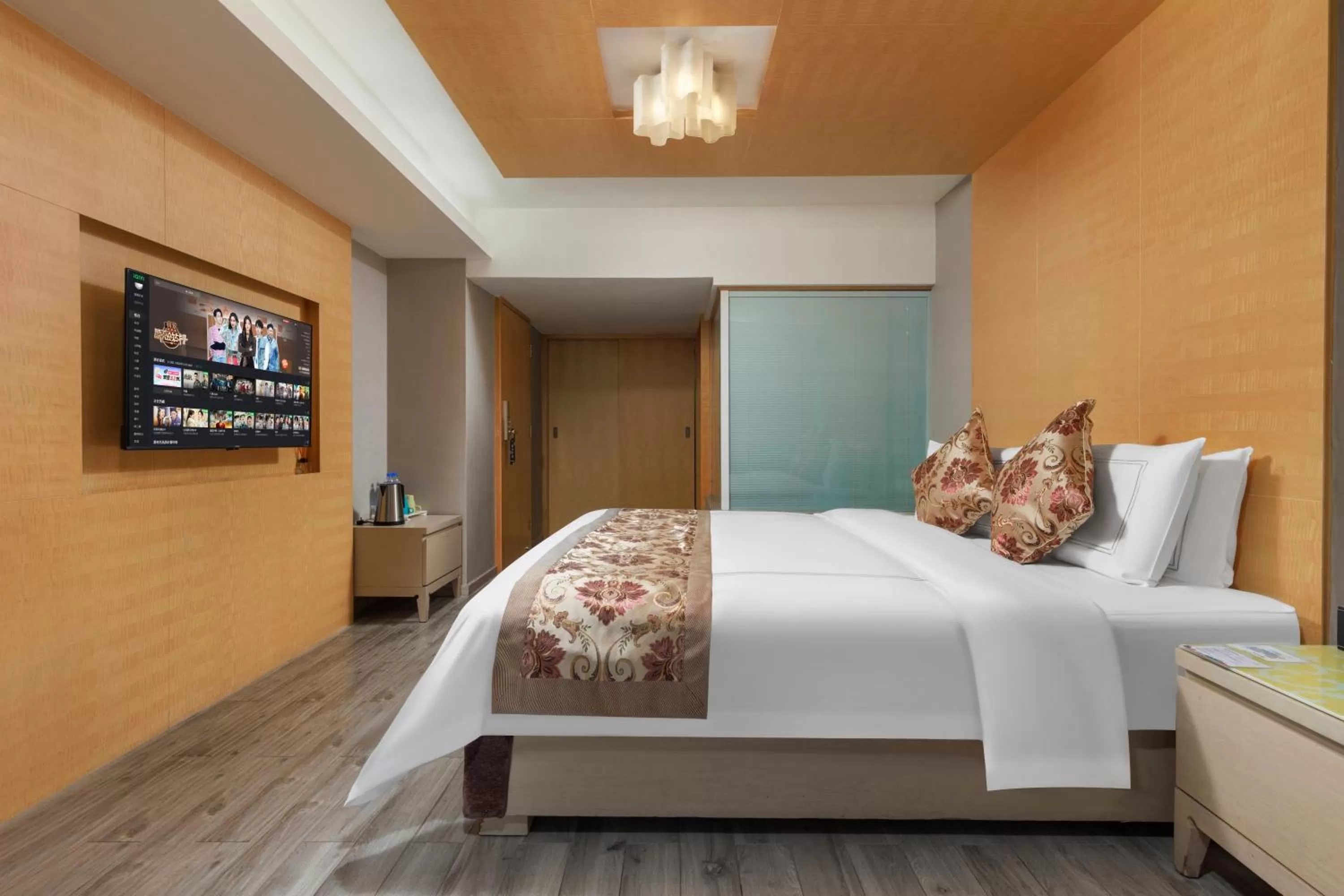 Bedroom, Bed in Sunflower Hotel &Residence, Futian Port Branch