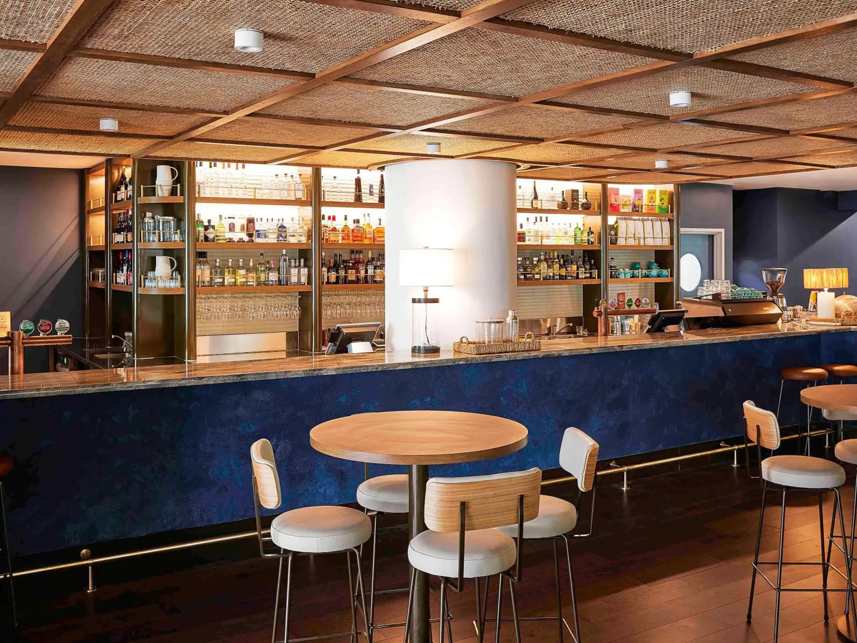 Restaurant/places to eat, Lounge/Bar in Novotel Geelong