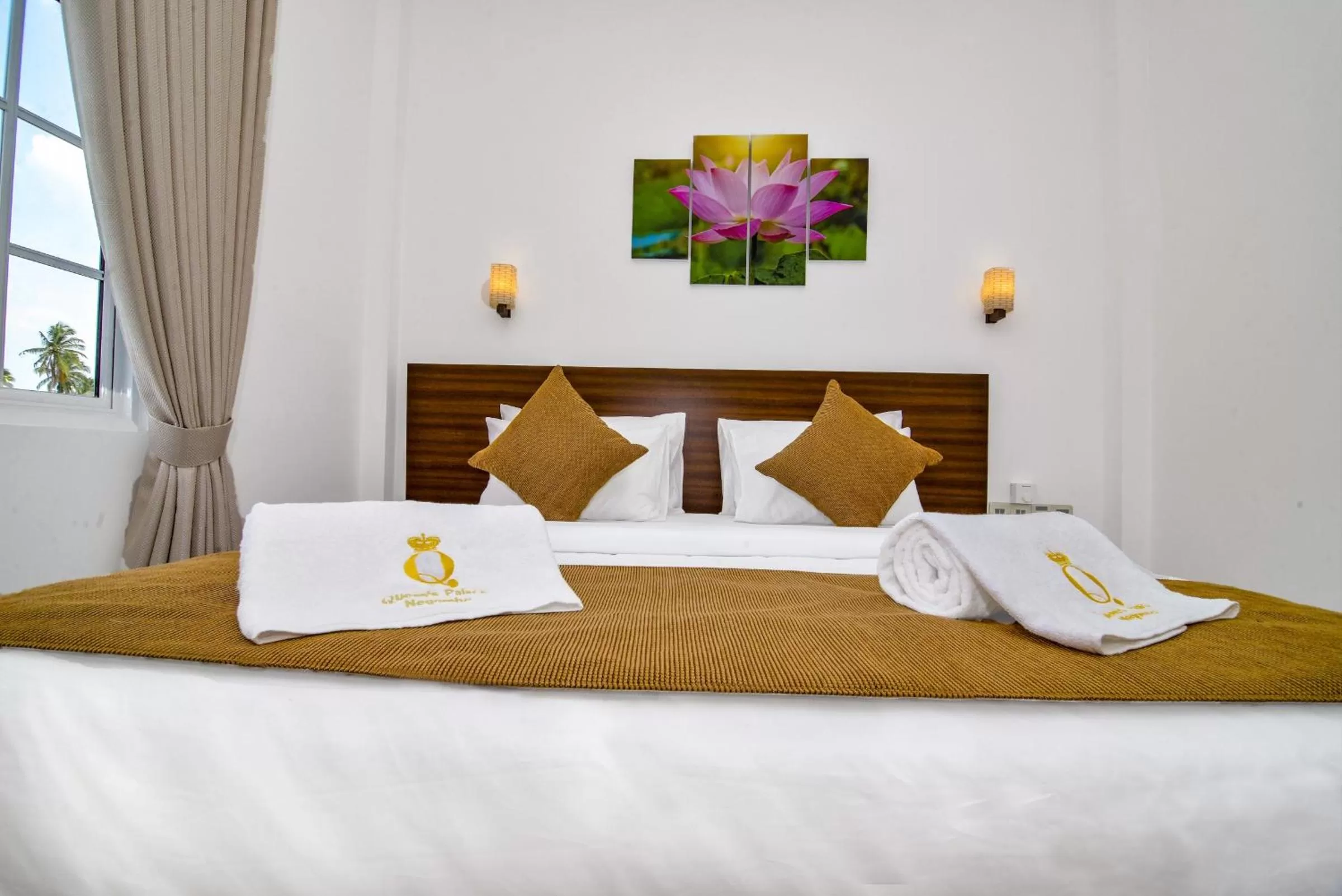 Bedroom, Bed in Negombo New Queen's Palace