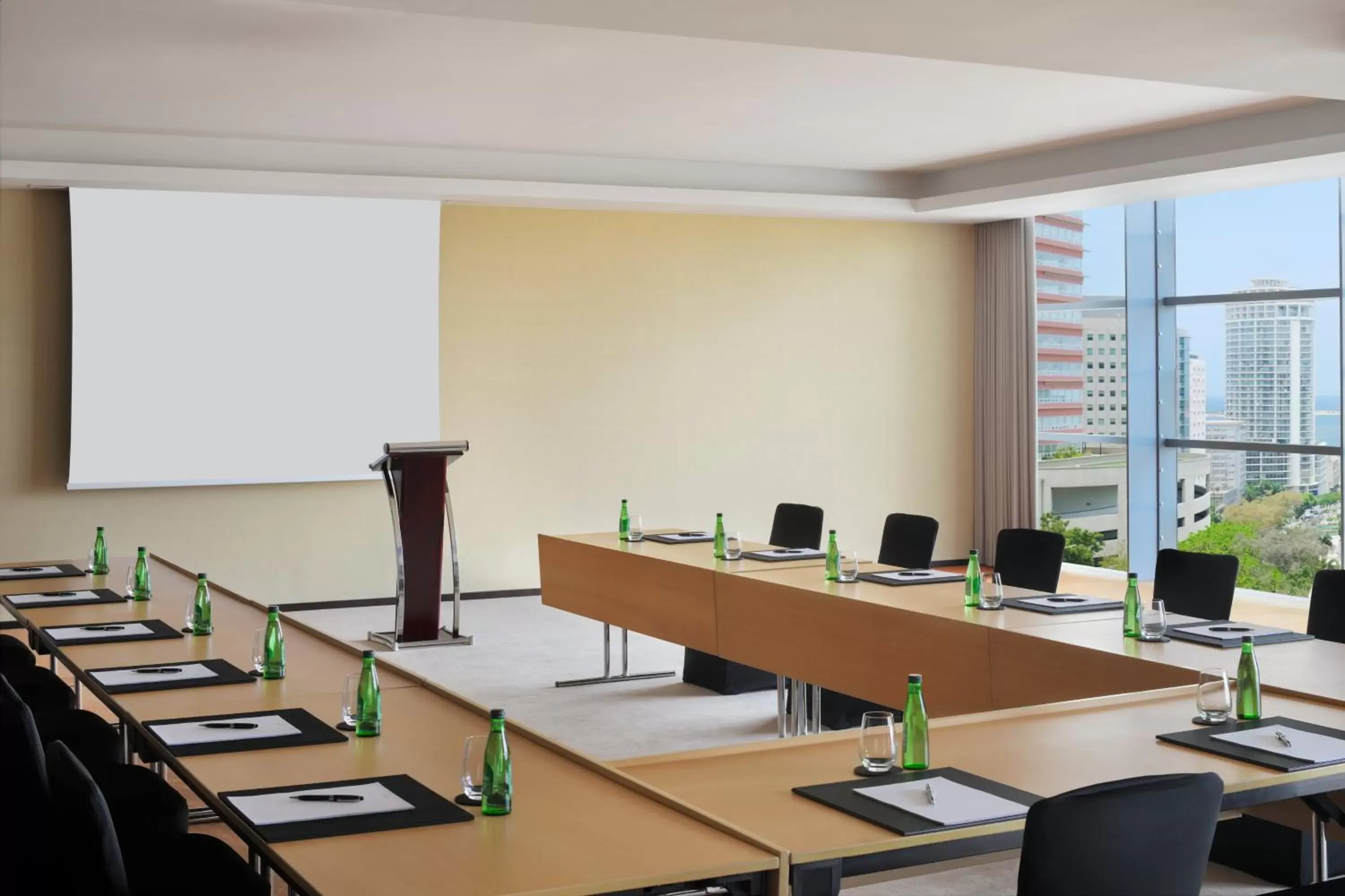 Meeting/conference room, Business Area/Conference Room in InterContinental Luanda Miramar, an IHG Hotel