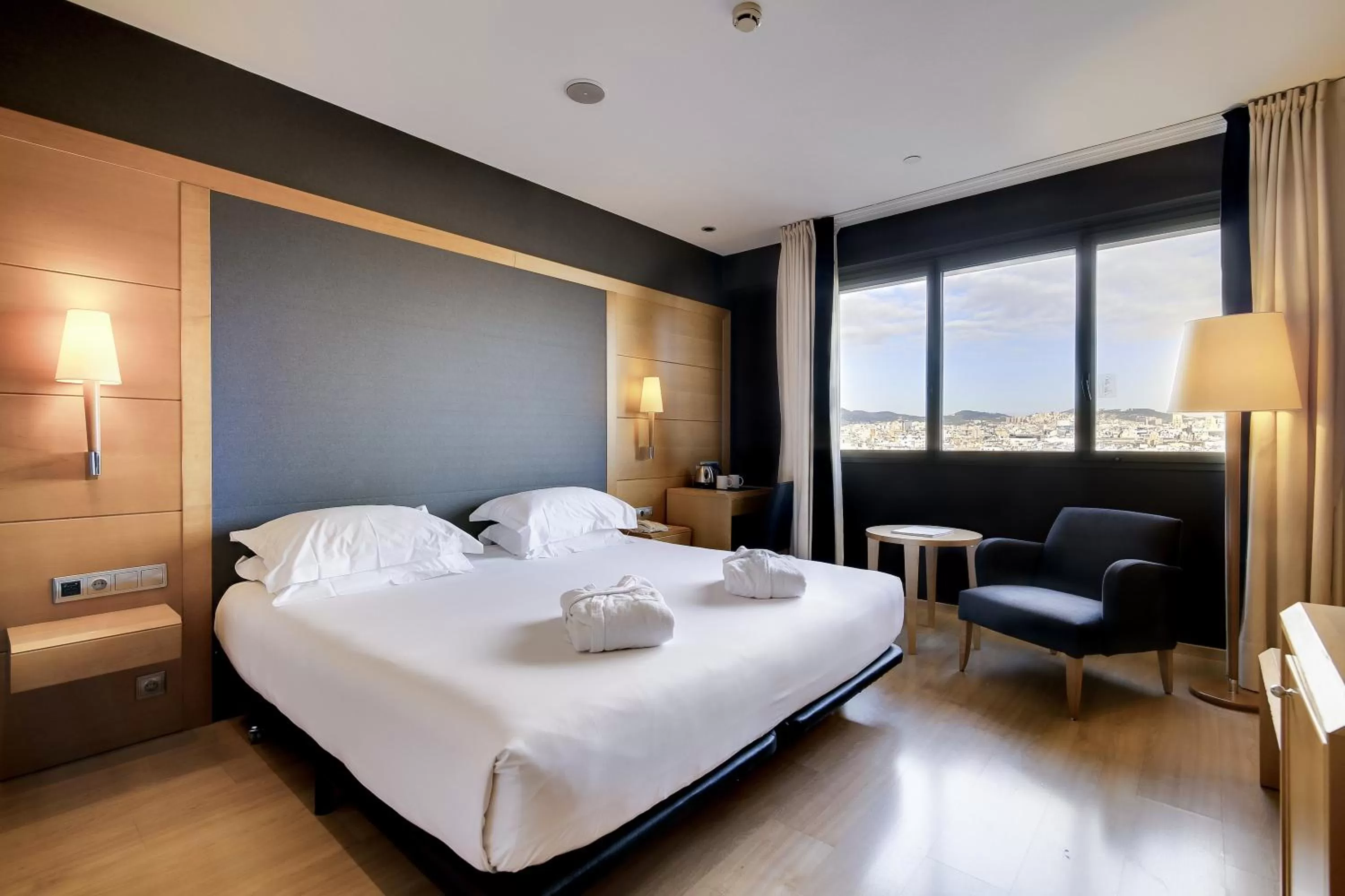 Photo of the whole room, Bed in Hotel Barcelona Universal