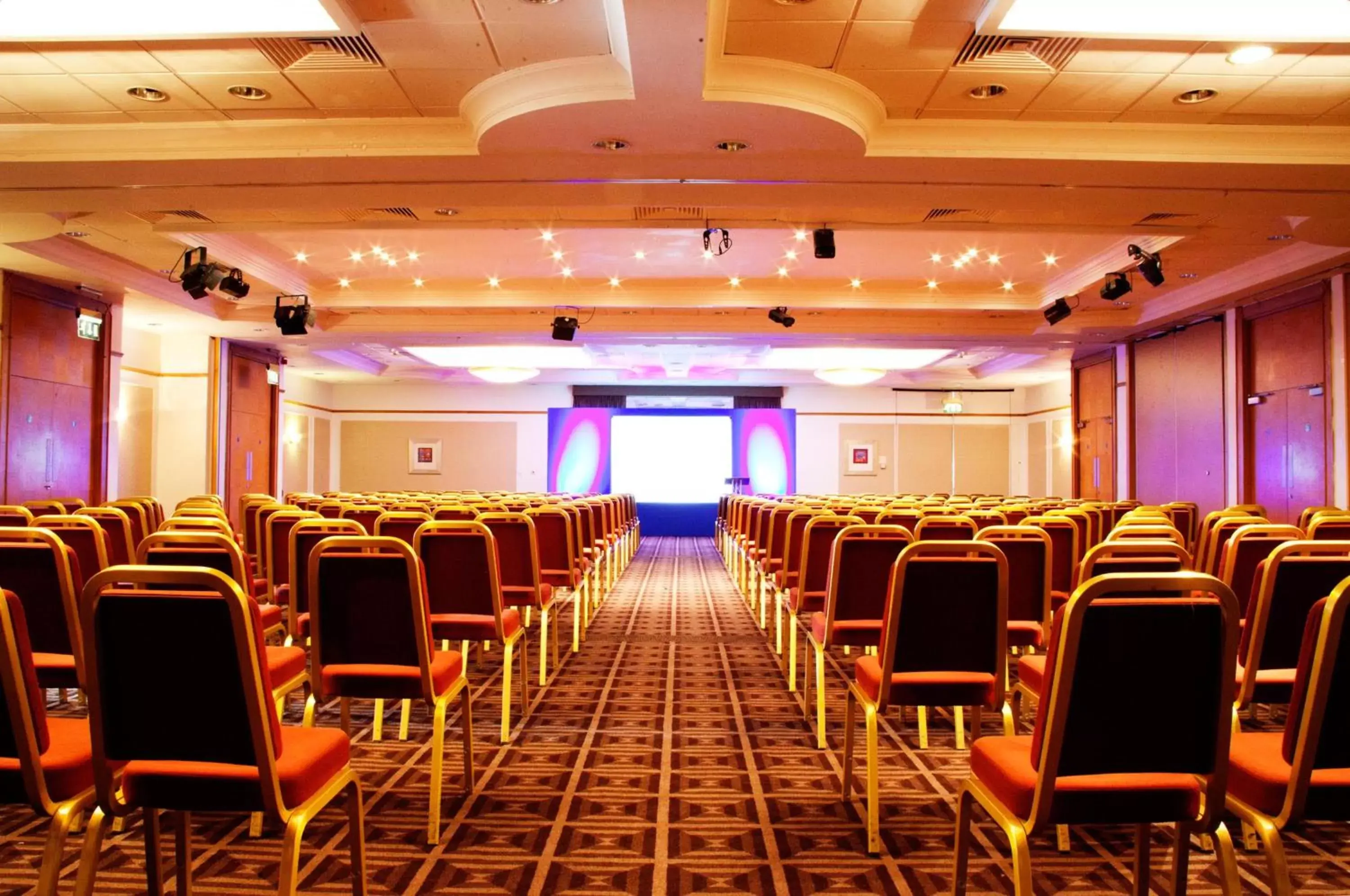 Meeting/conference room in Holiday Inn Newcastle Gosforth Park, an IHG Hotel