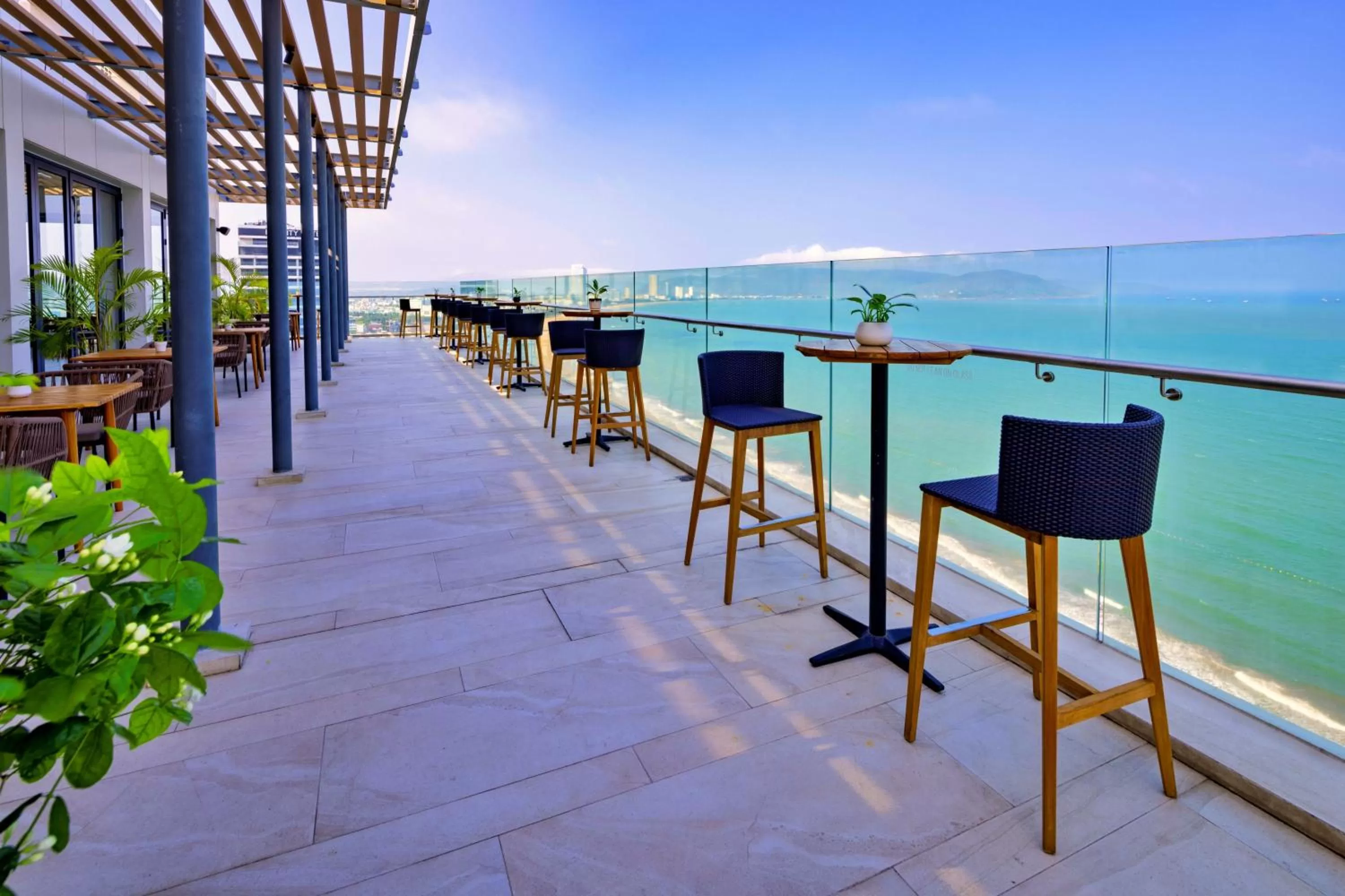 Lounge or bar in Anya Premier Beachfront Hotel Quy Nhon