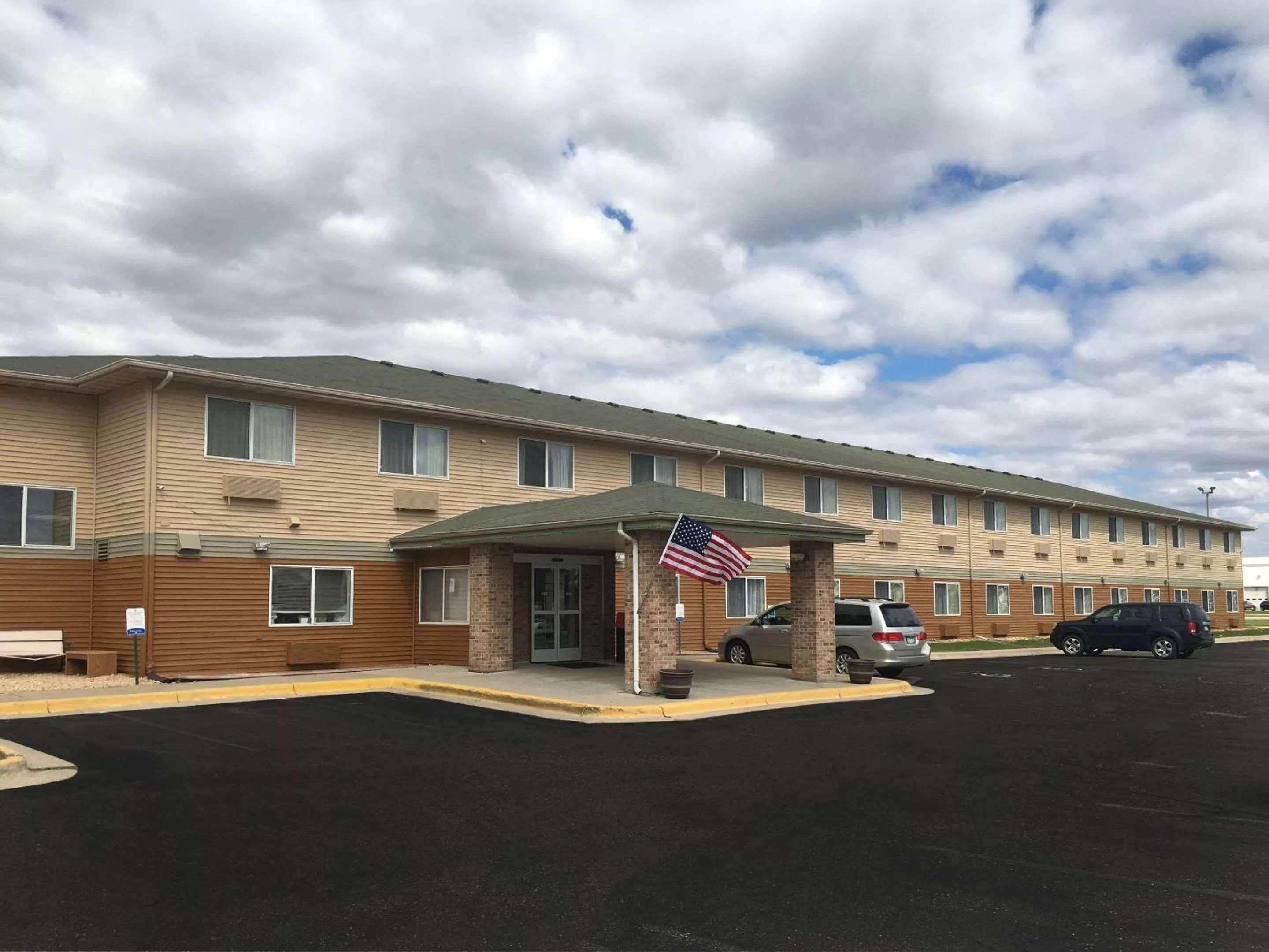 Property building in Quality Inn & Suites Mankato East