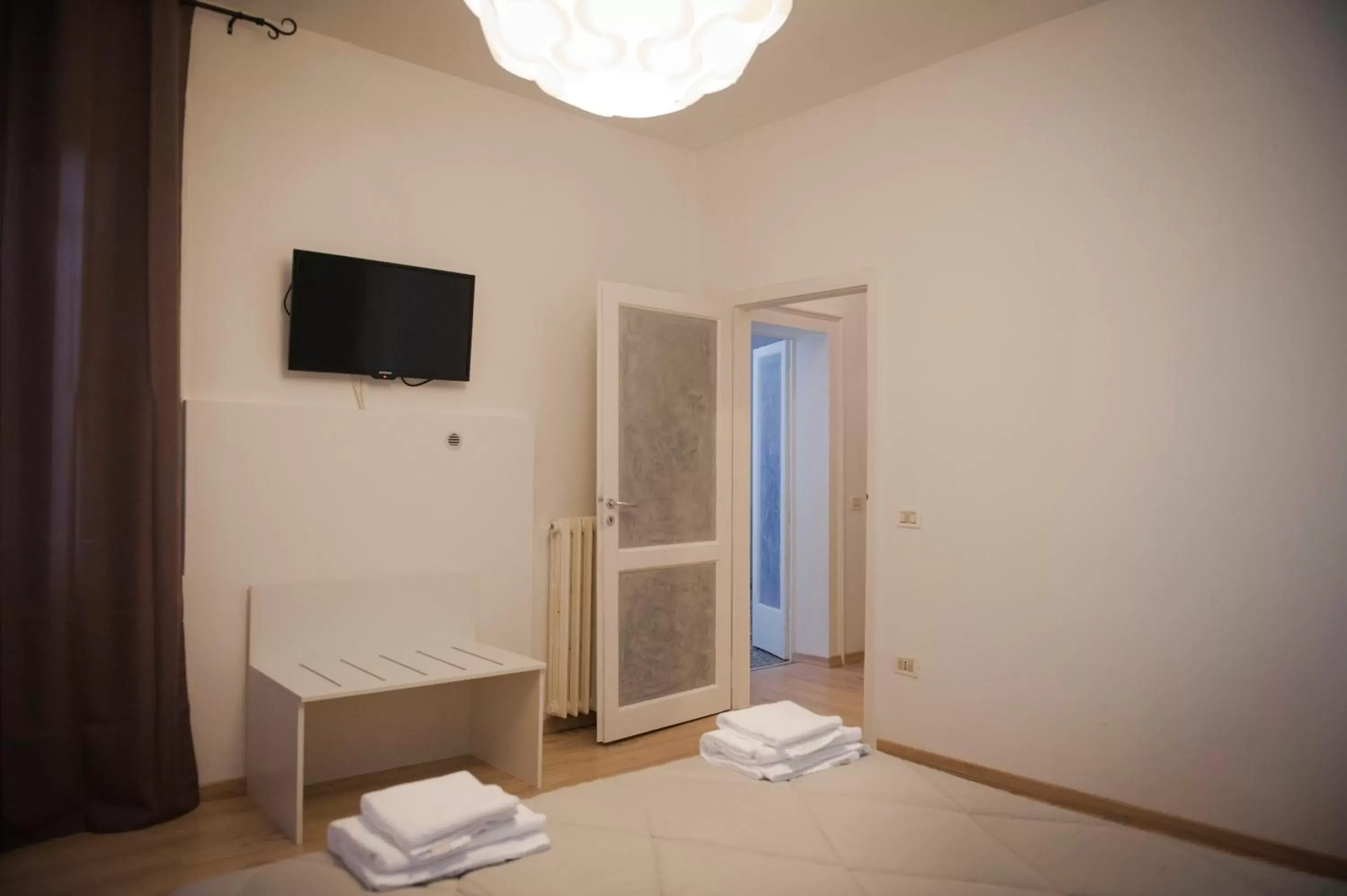 Bedroom, TV/Entertainment Center in Porta Orientalis Venice