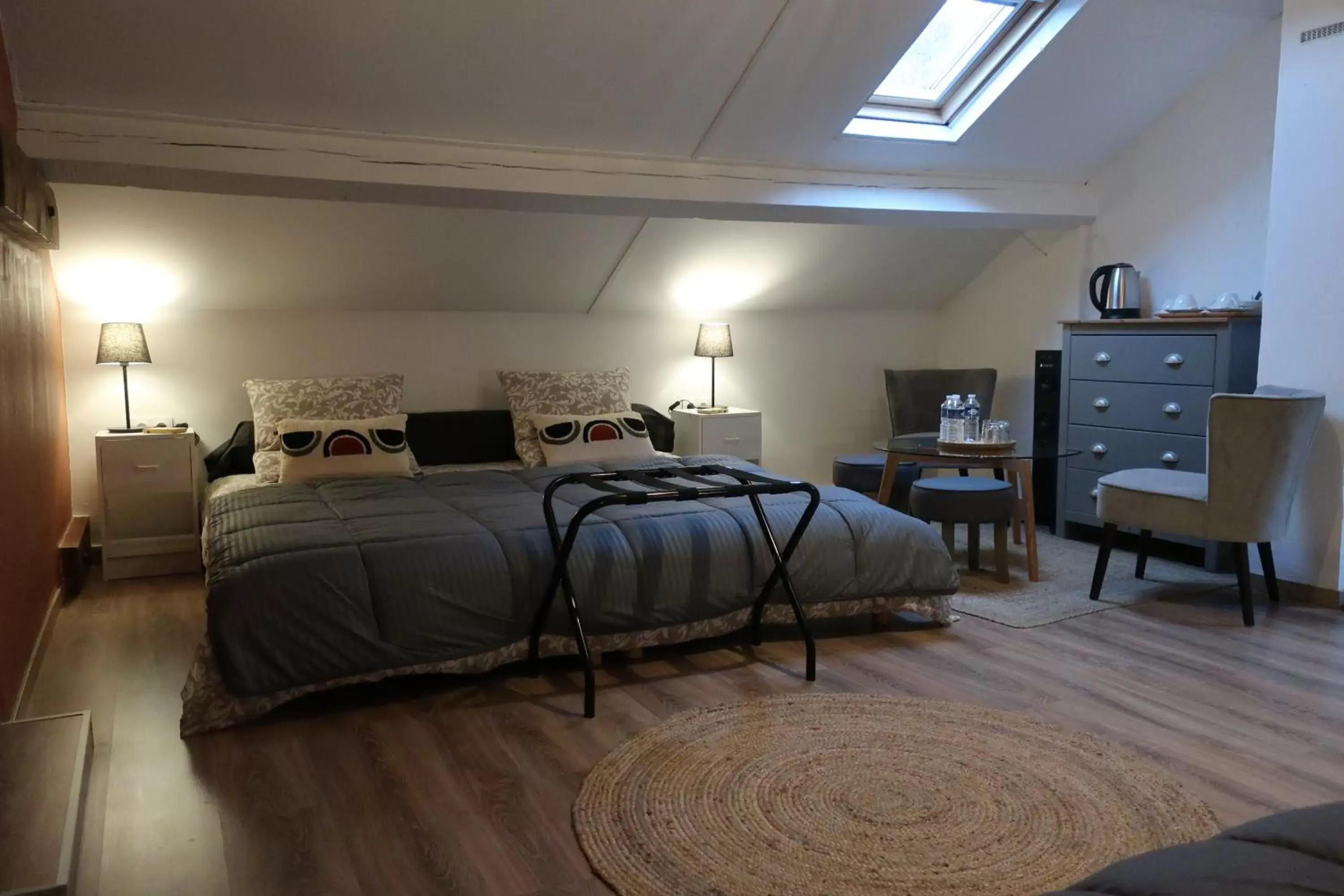 Decorative detail, Bed in Gîte et chambres d'hôtes le Chêne