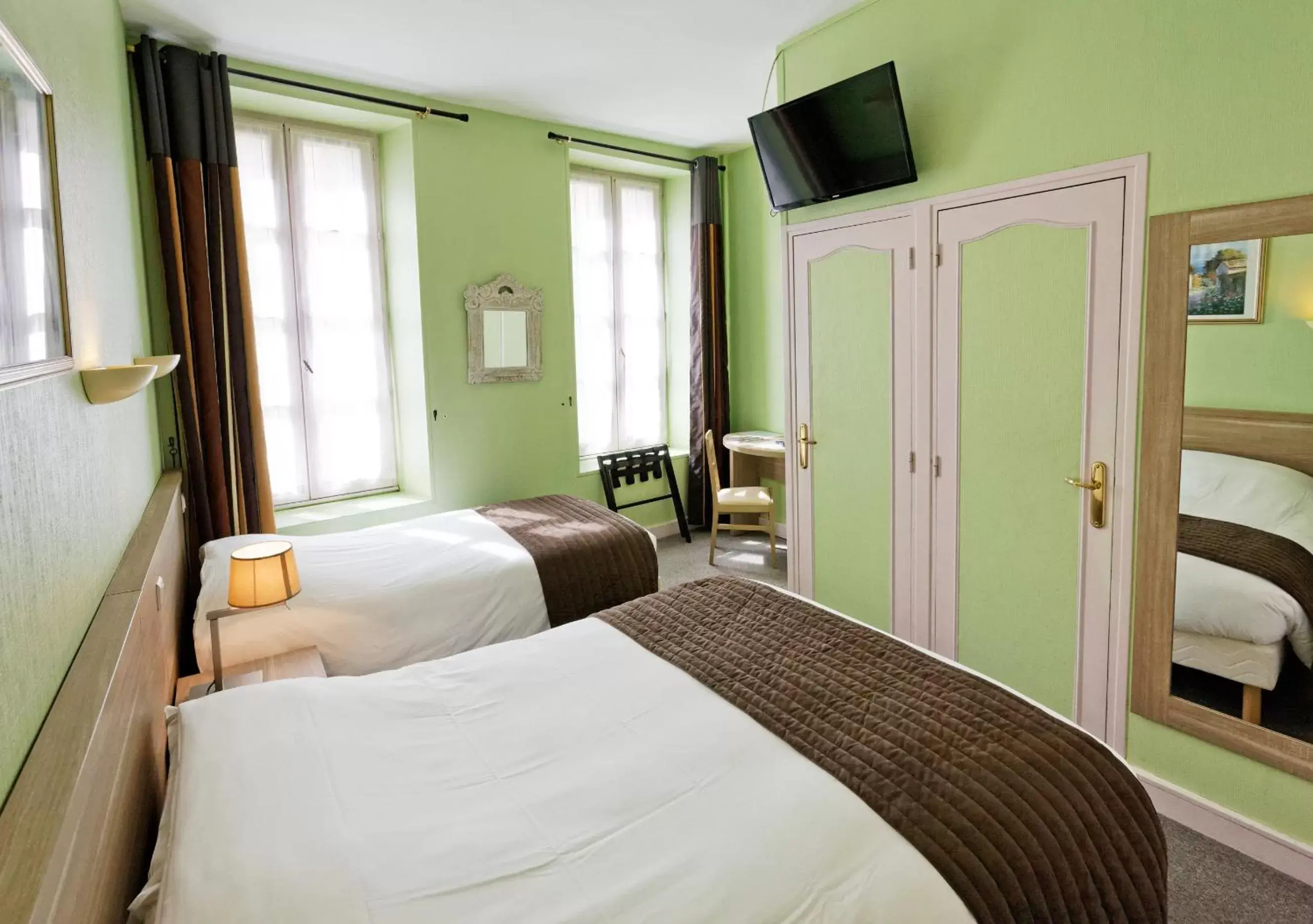 Bedroom, Bed in Cit'Hotel Hôtel Beauséjour
