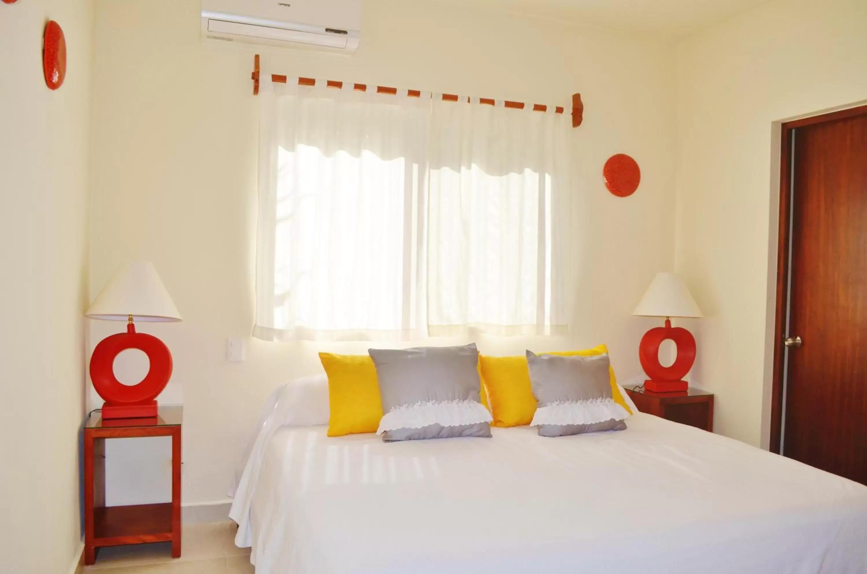Bedroom, Bed in Arrecifes Suites