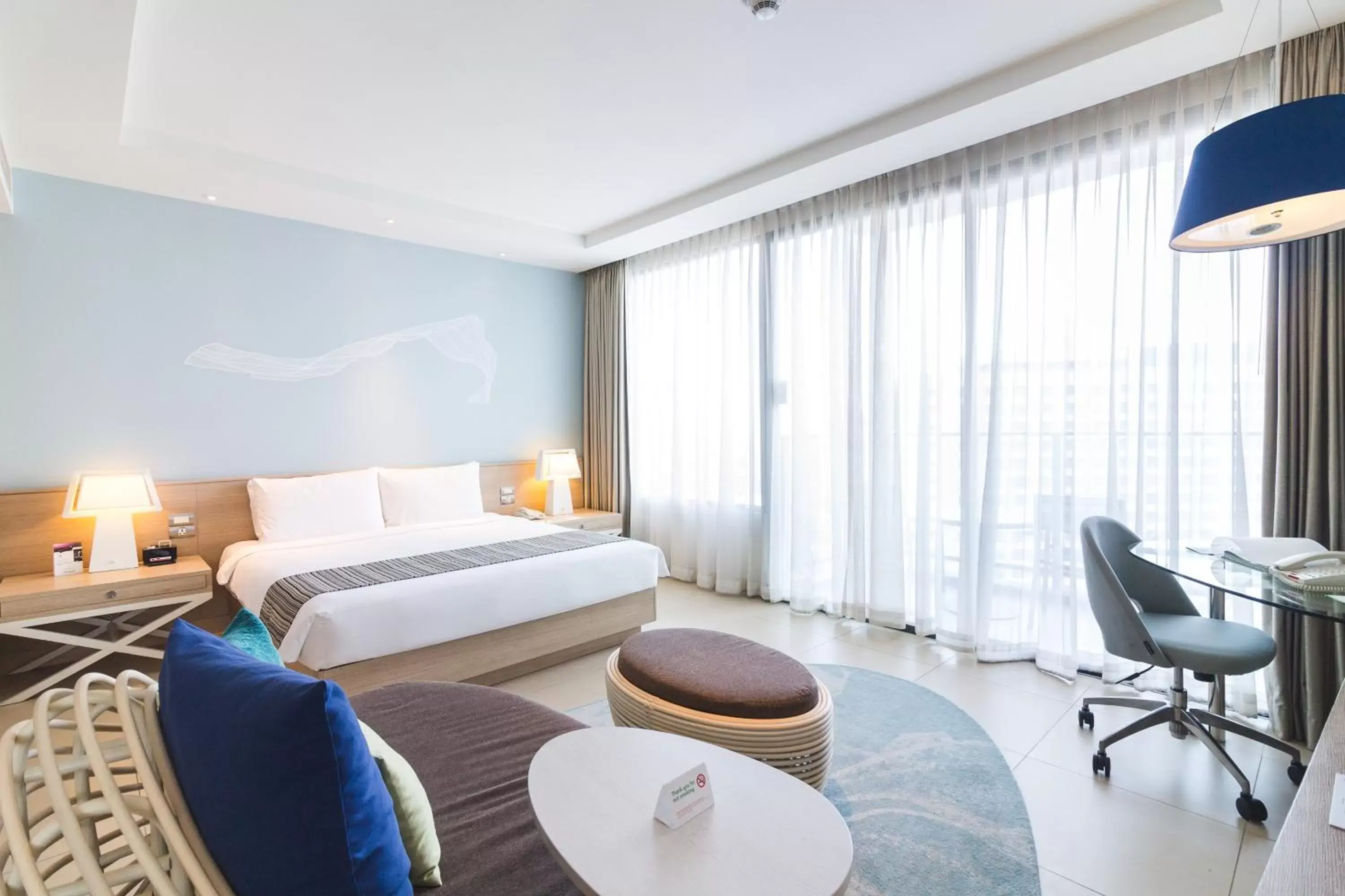 Bedroom, Bed in Holiday Inn Pattaya, an IHG Hotel