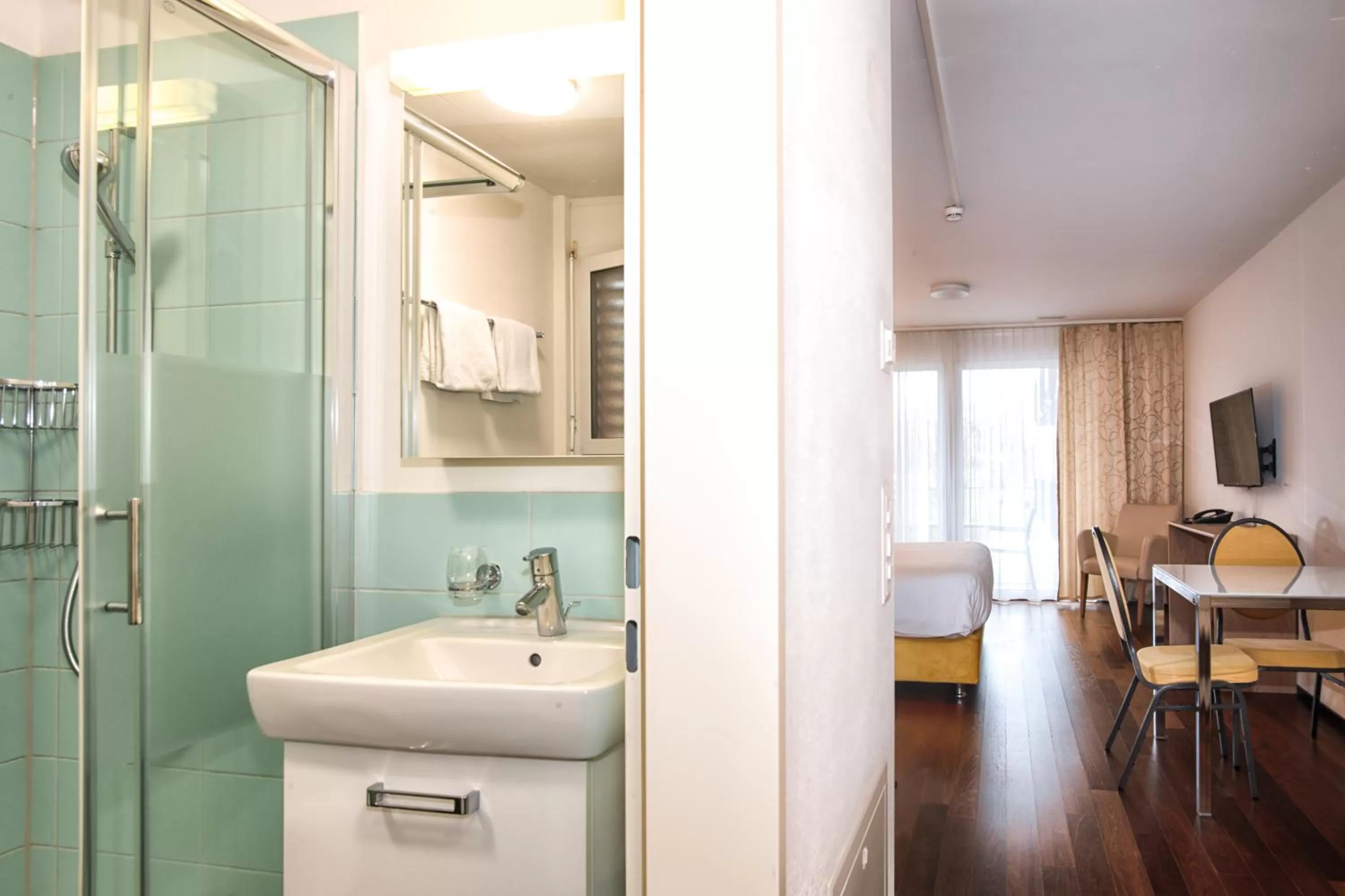 Shower in Hotel Residence Loren - contact & contactless check-in