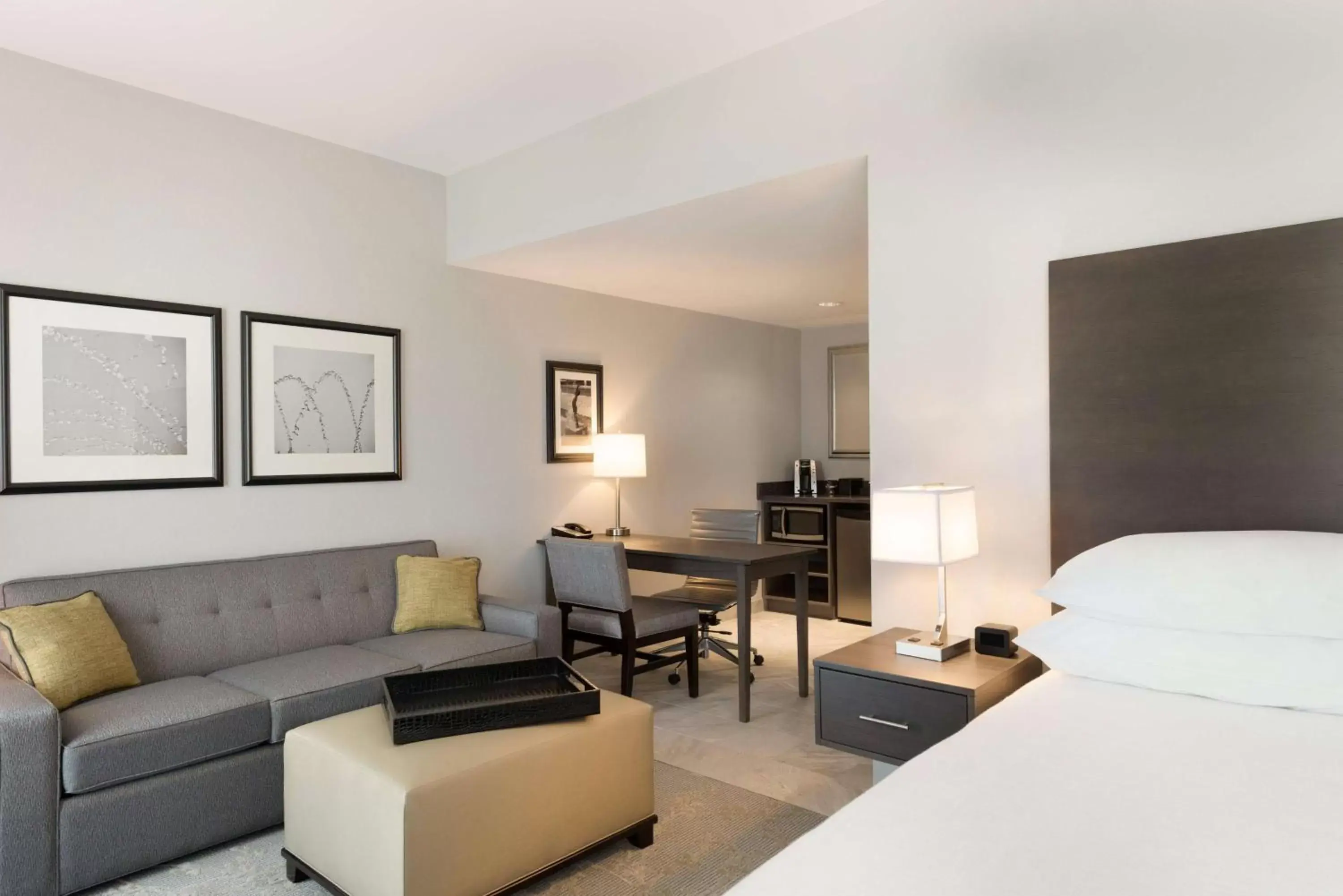 Bedroom, Bed in Embassy Suites Charlotte/Ayrsley Bedroom, Bed in Embassy Suites Charlotte/Ayrsley