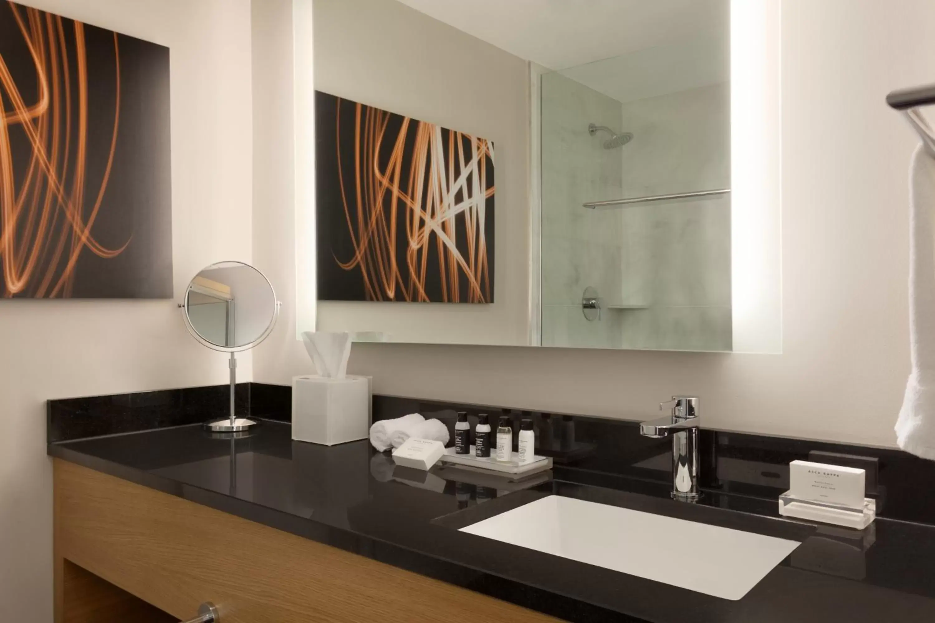 Bathroom in Executive Hotel Le Soleil New York