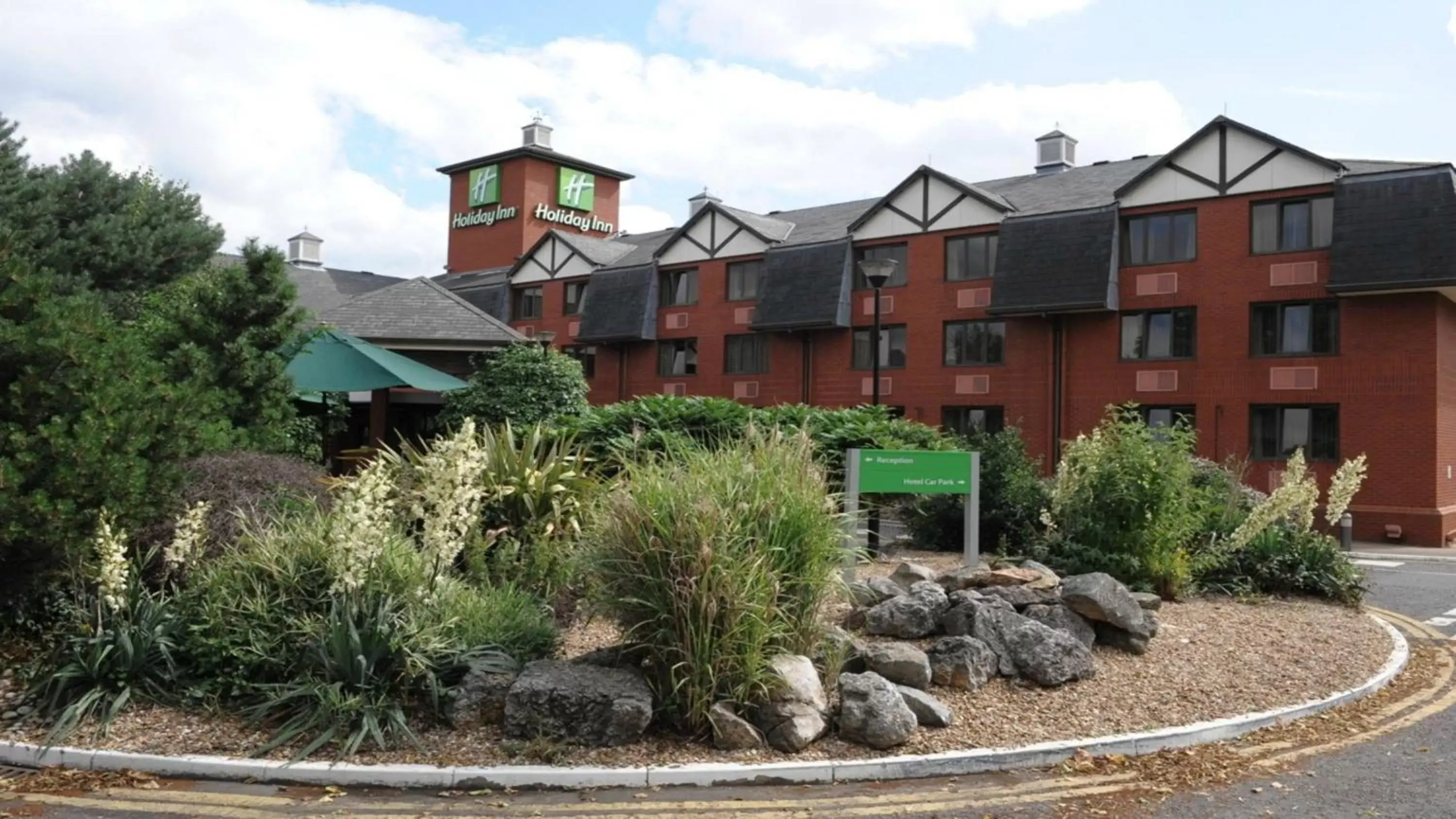 Property Building in Holiday Inn Northampton, an IHG Hotel