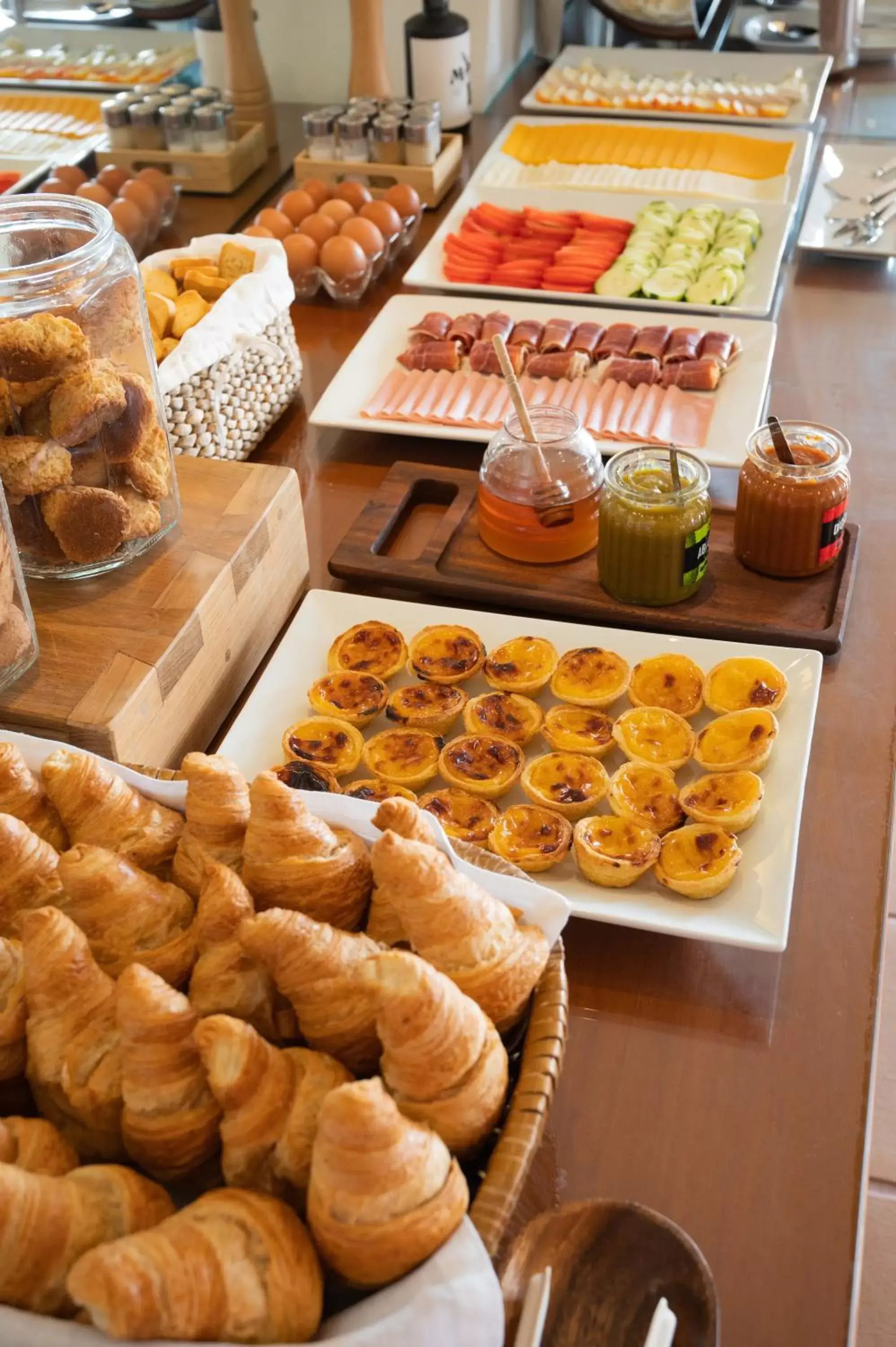 Buffet breakfast, Food in Vila Luz