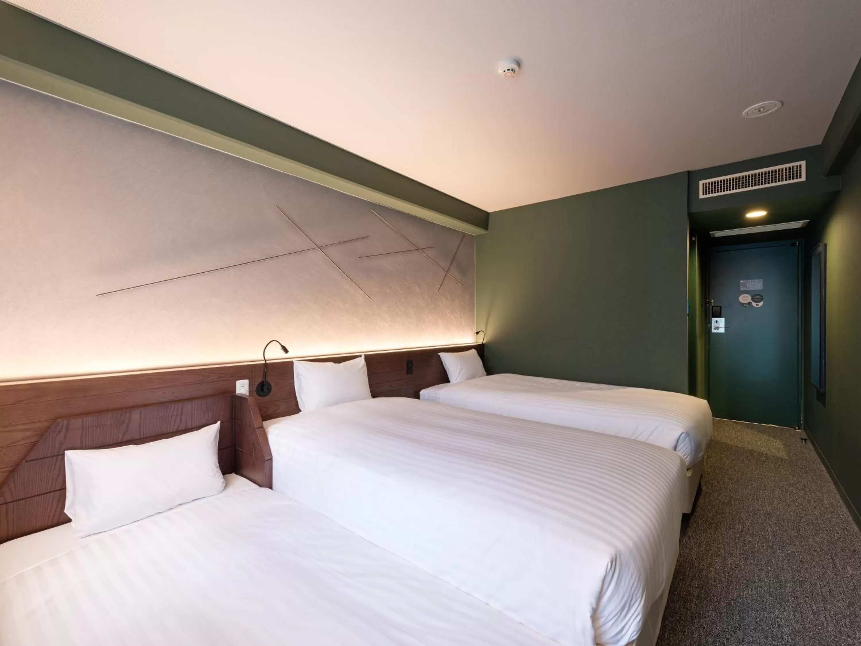 Bedroom, Bed in EN HOTEL Hiroshima