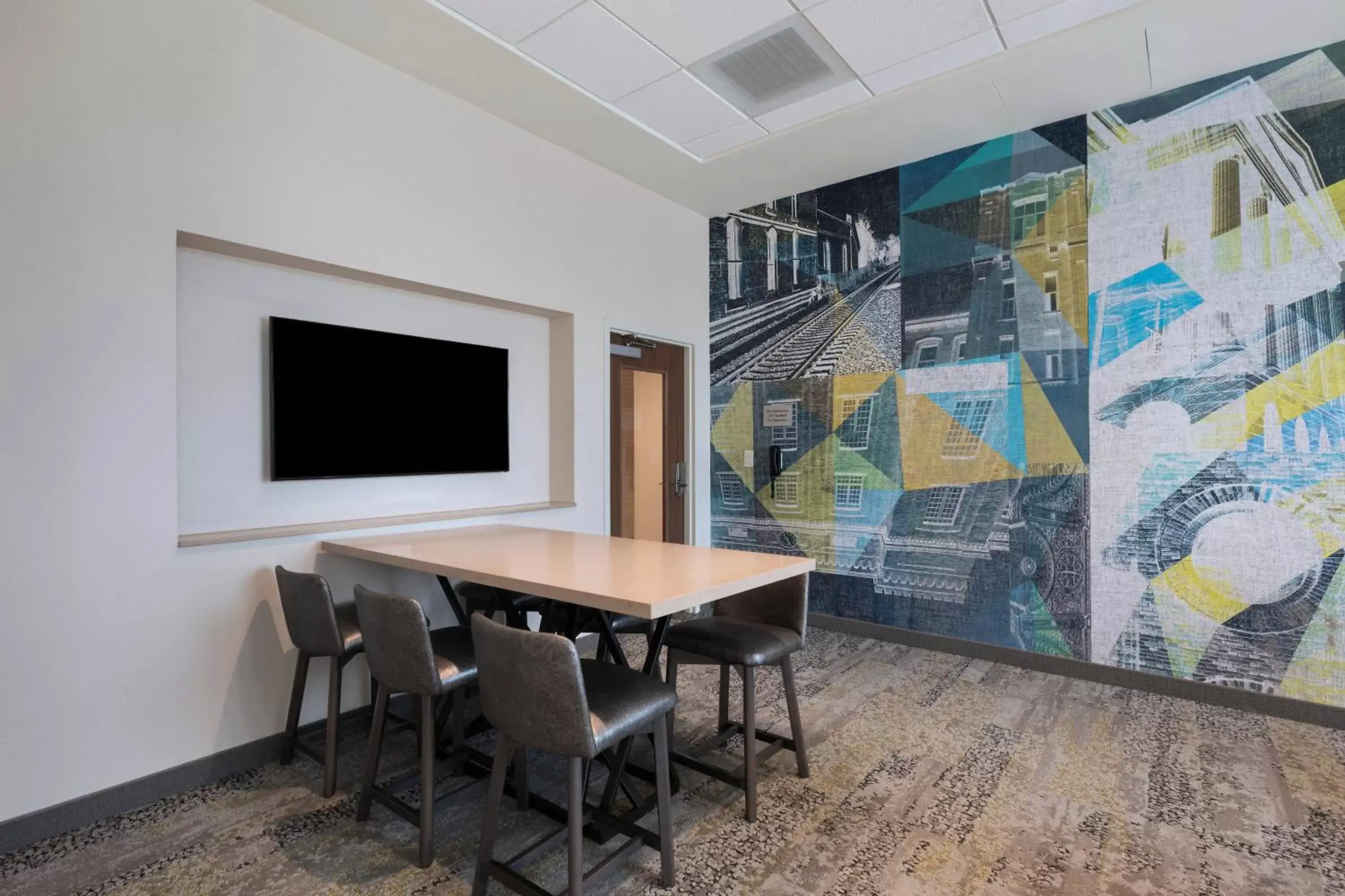 Business facilities, TV/Entertainment Center in Courtyard by Marriott Jackson Madison
