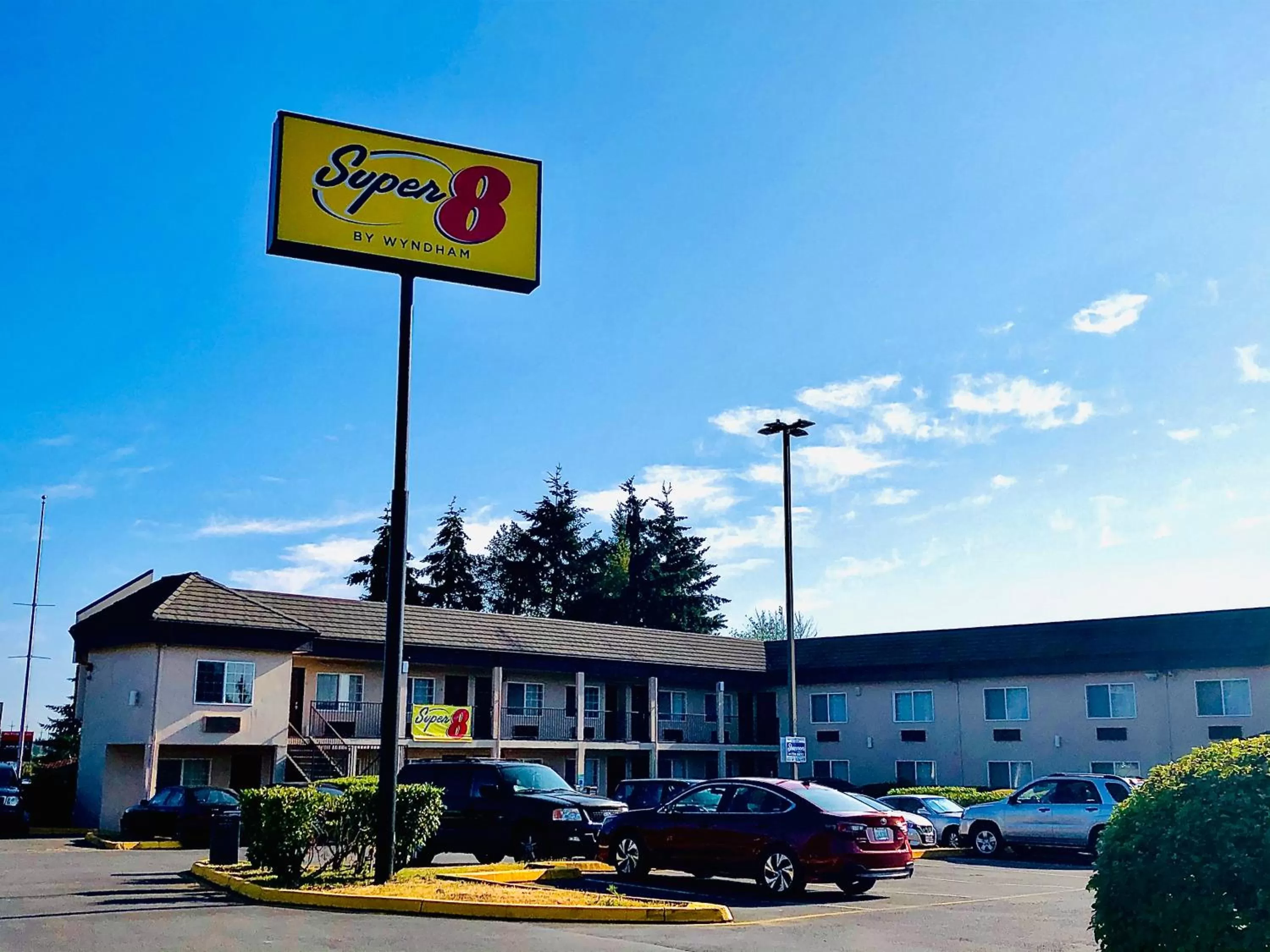 Property building in Super 8 by Wyndham Lynnwood