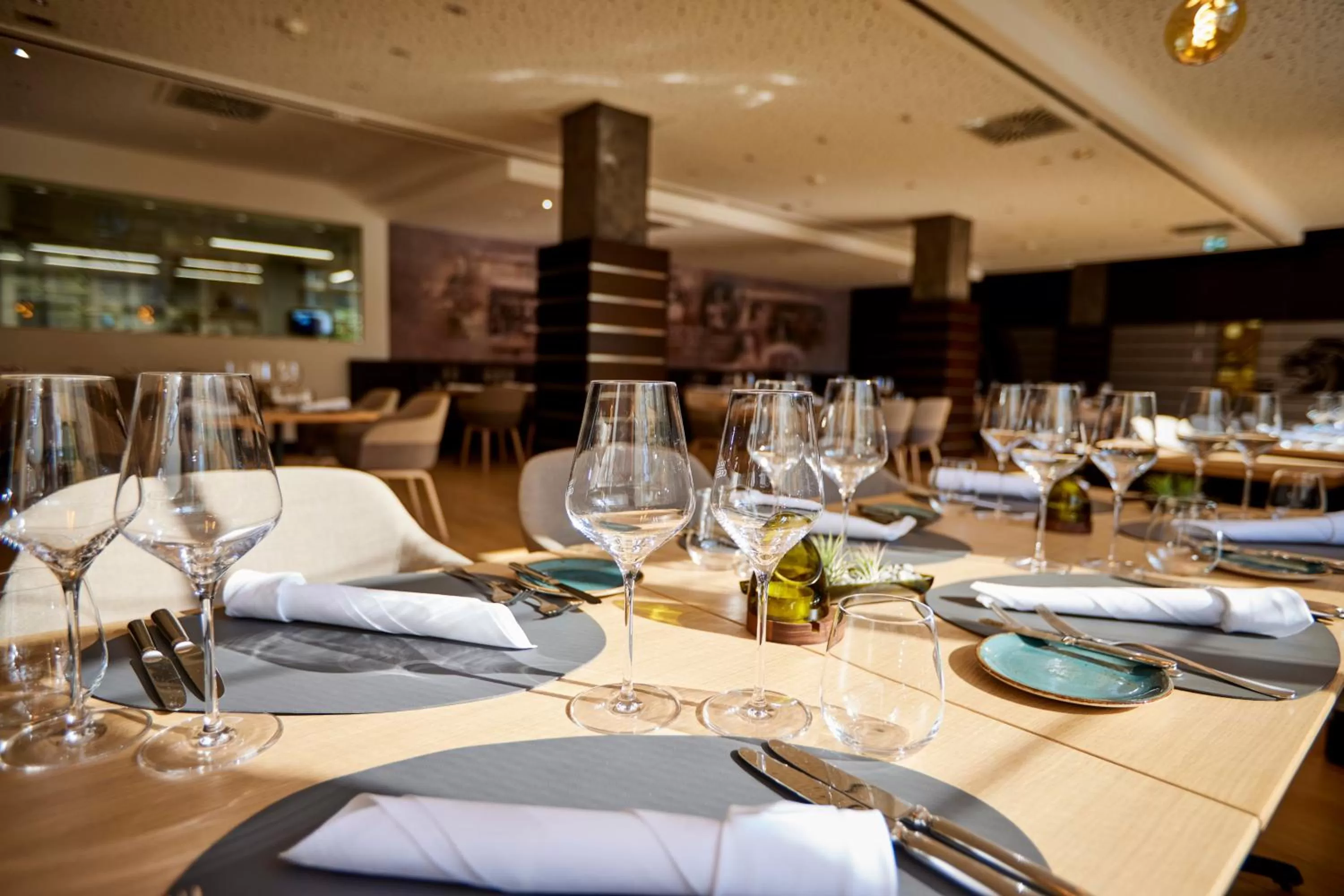 Restaurant/places to eat in Kasino Hotel