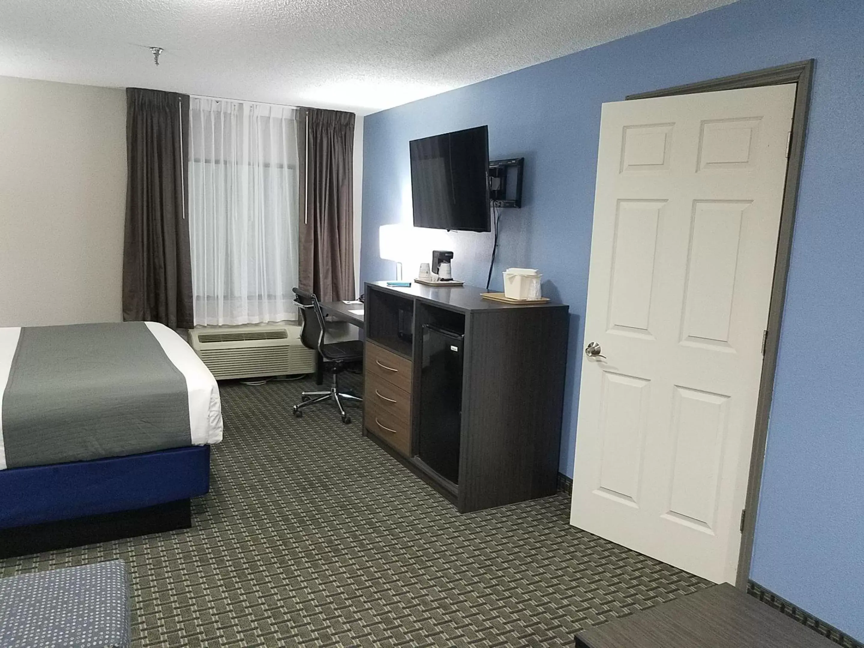 TV and multimedia, TV/Entertainment Center in Best Western Ocala Park Centre