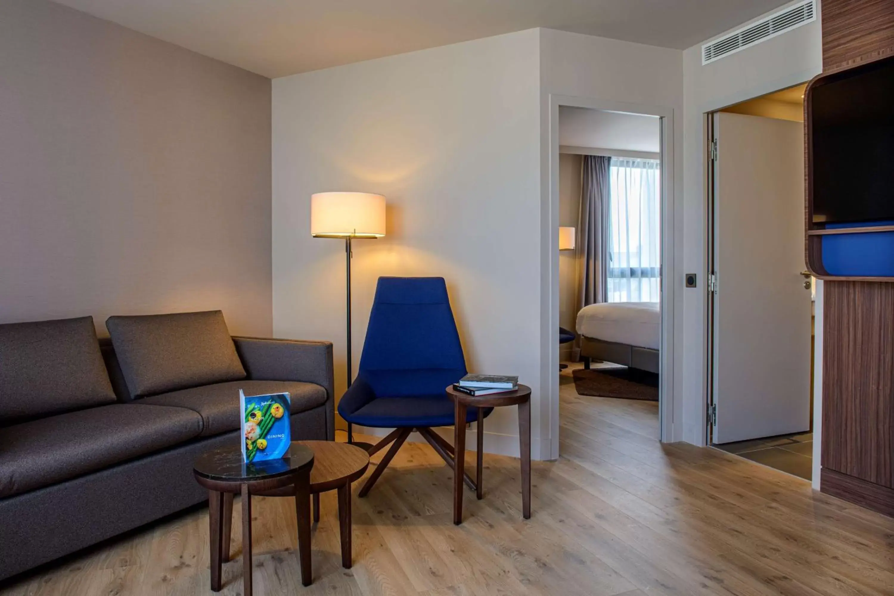 Bedroom, Seating Area in Radisson Blu Hotel, Rouen Centre