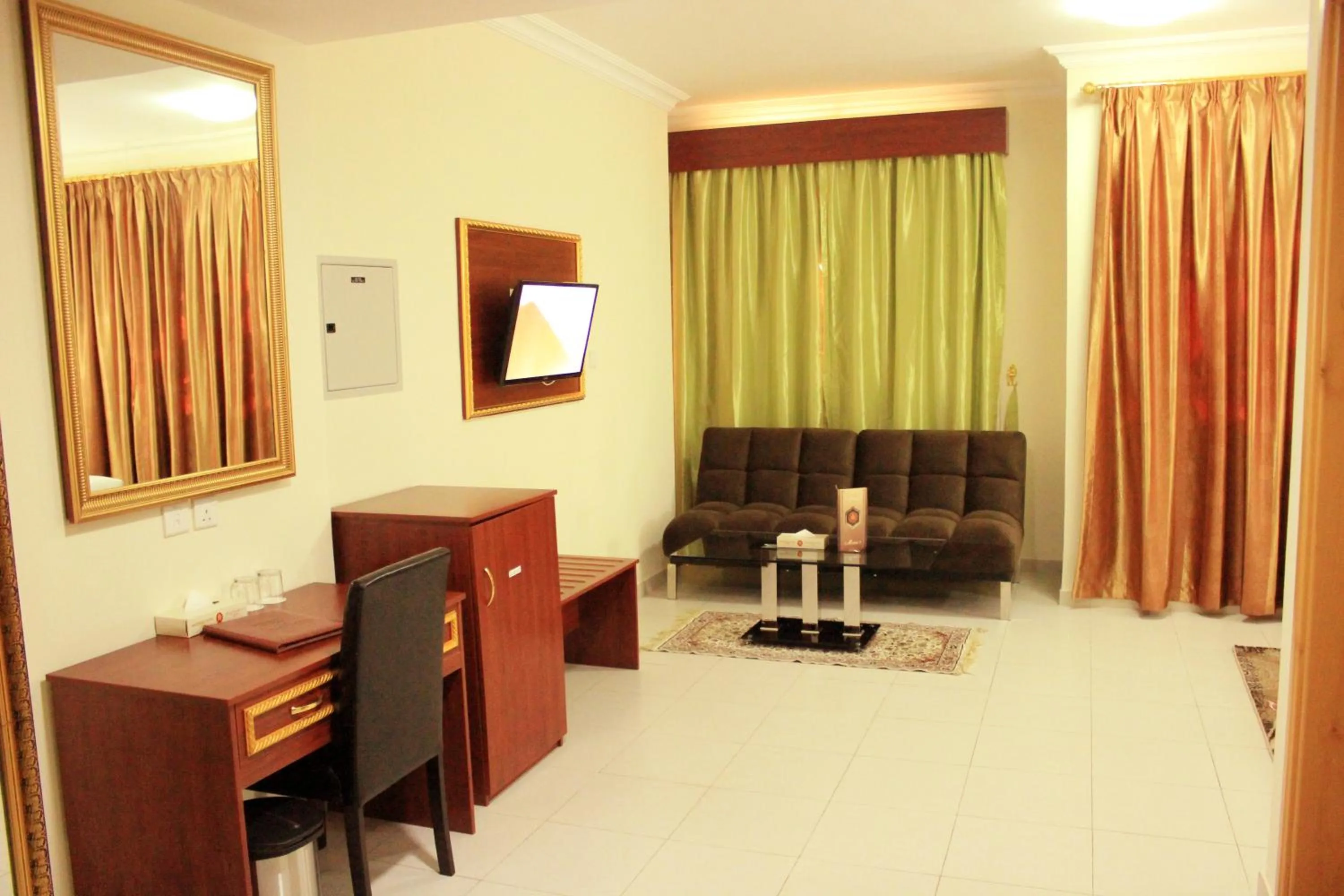 Bedroom in Montreal Naif Hotel