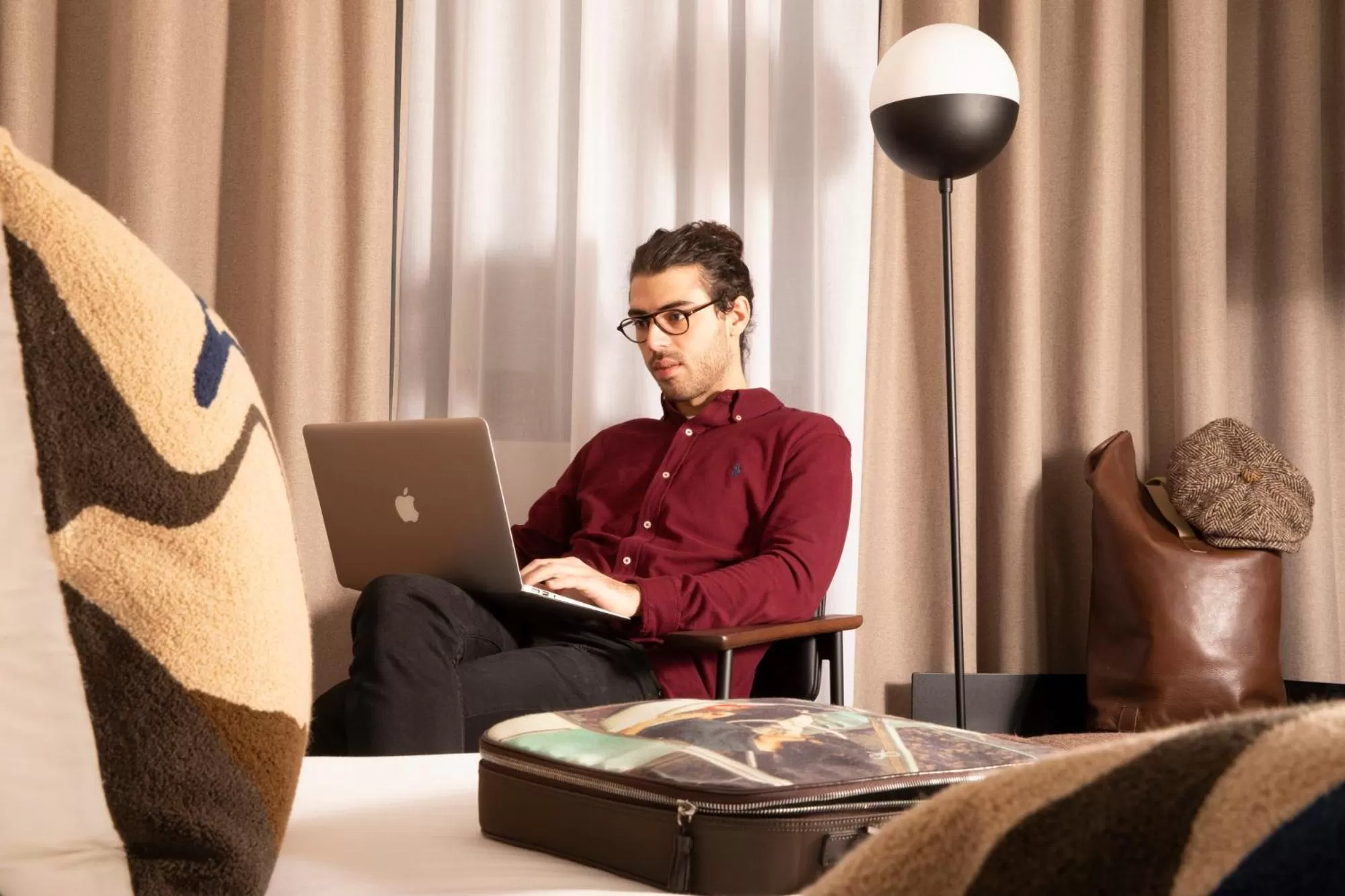 Bedroom in Hôtel du Port
