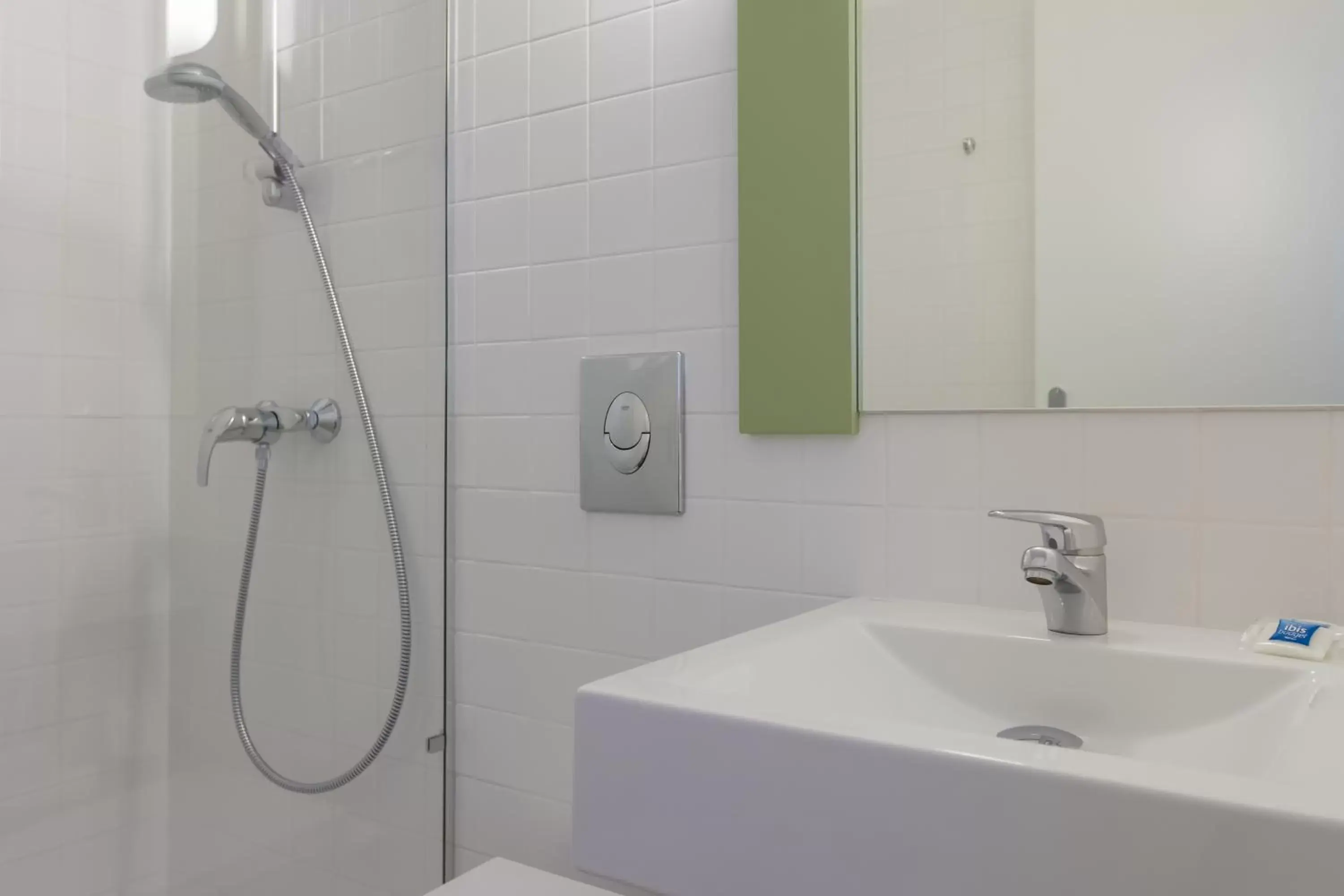 Bathroom in Ibis Budget Braga Centro