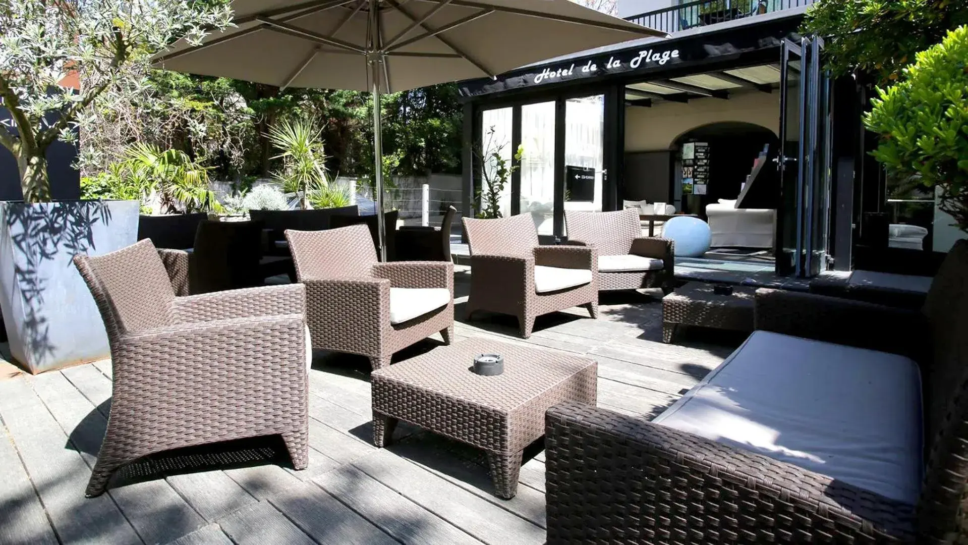 Patio in Hôtel de La Plage by Inwood Hotels