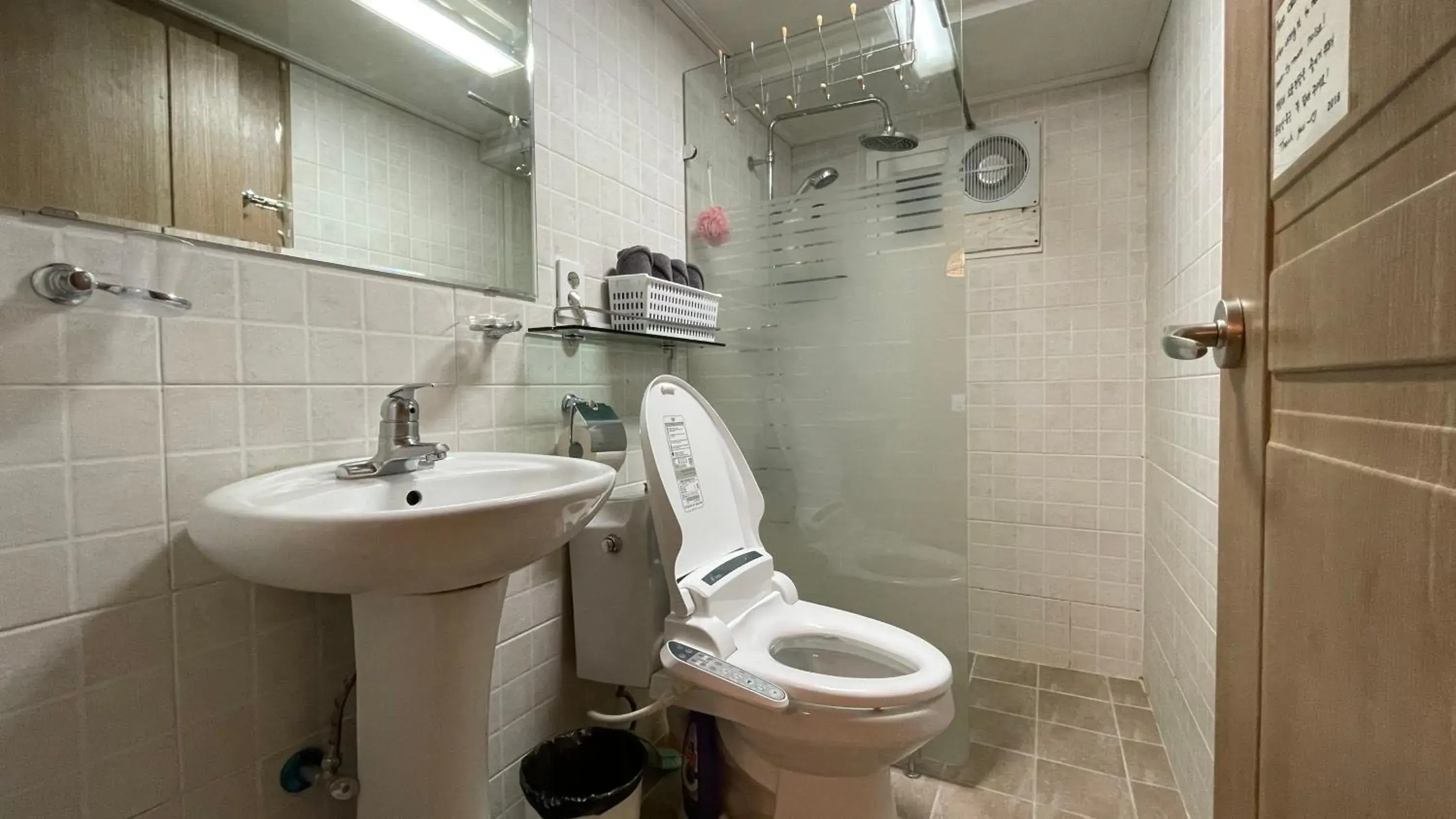 Shower, Bathroom in Hongdae Style Guesthouse