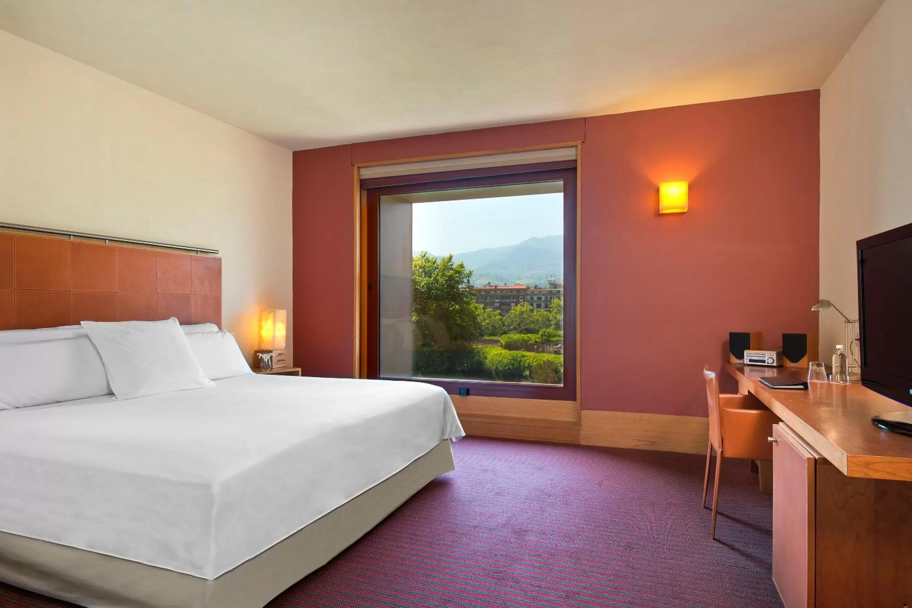 Bedroom, Bed in Hotel Melia Bilbao