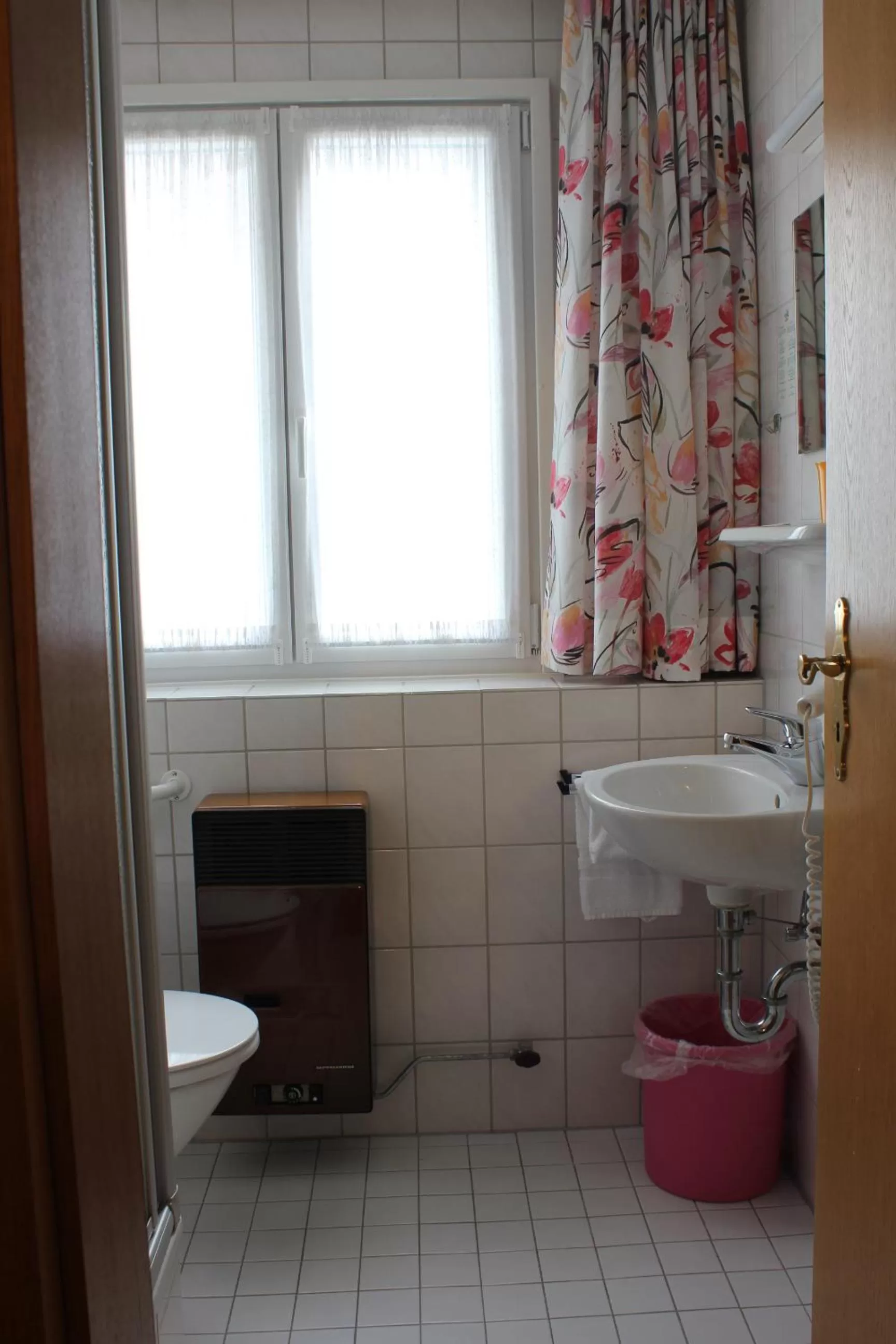 Bathroom in Adler Post